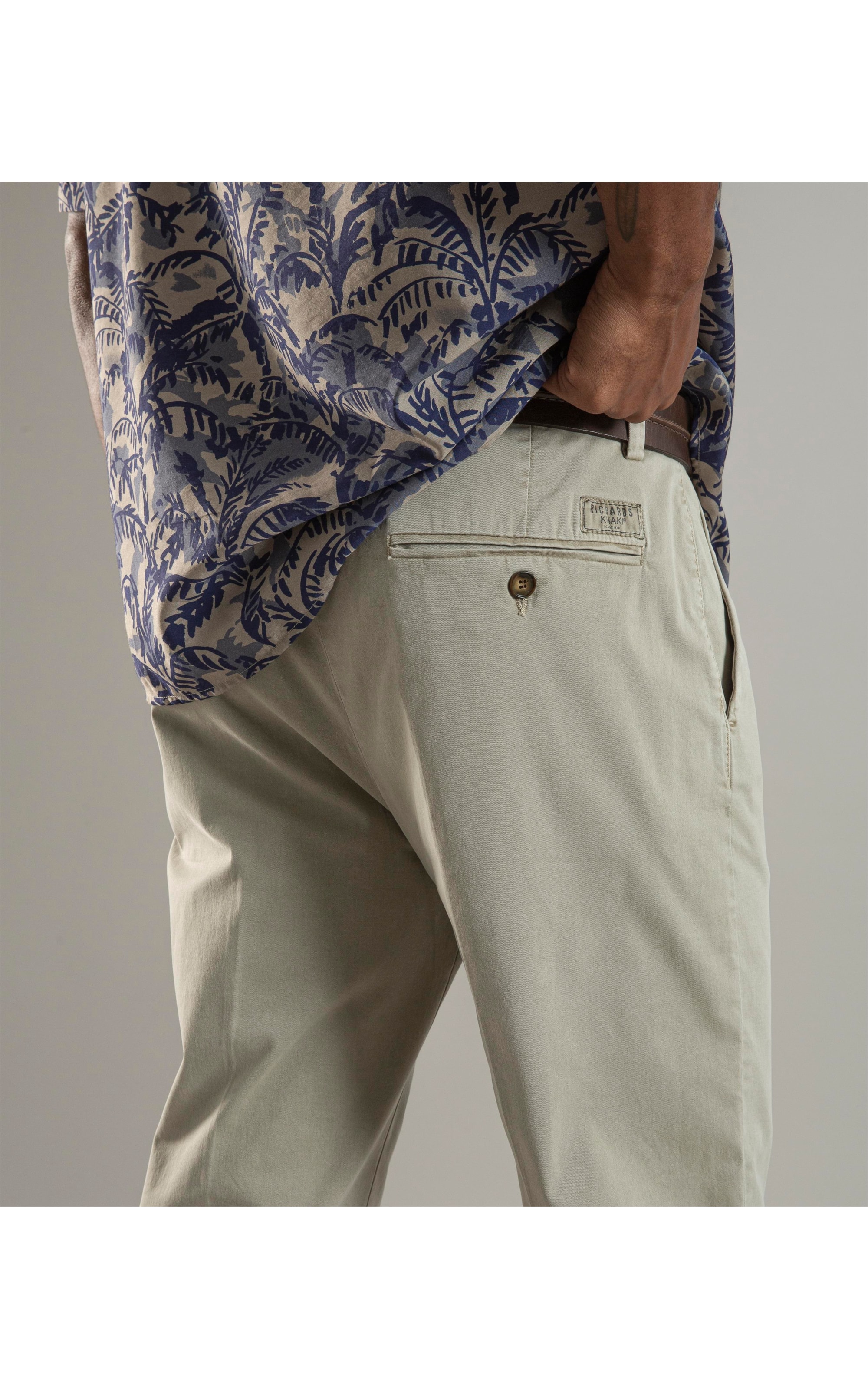 Calça Chino Traveler Classic Husk