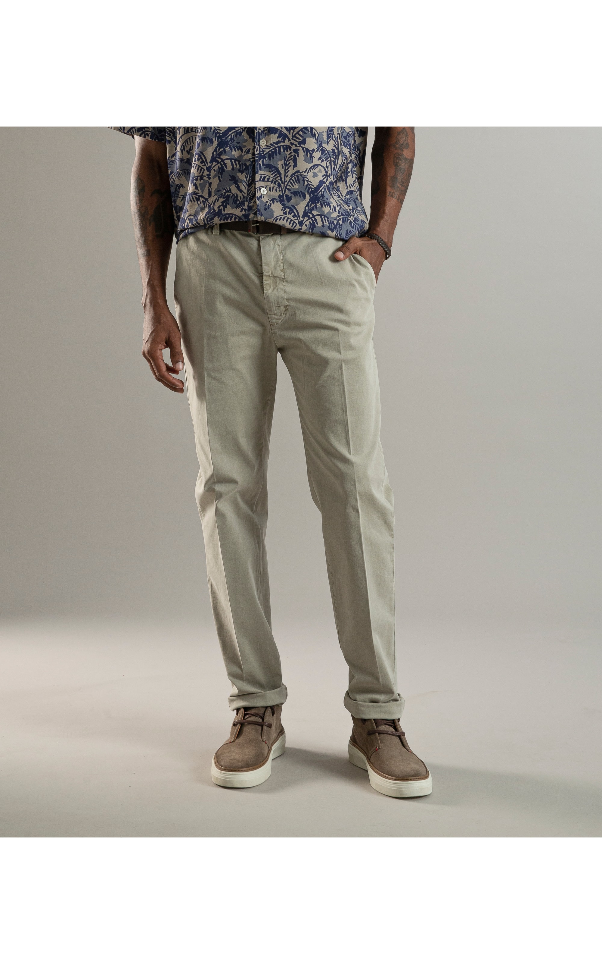Calça Chino Traveler Classic Husk