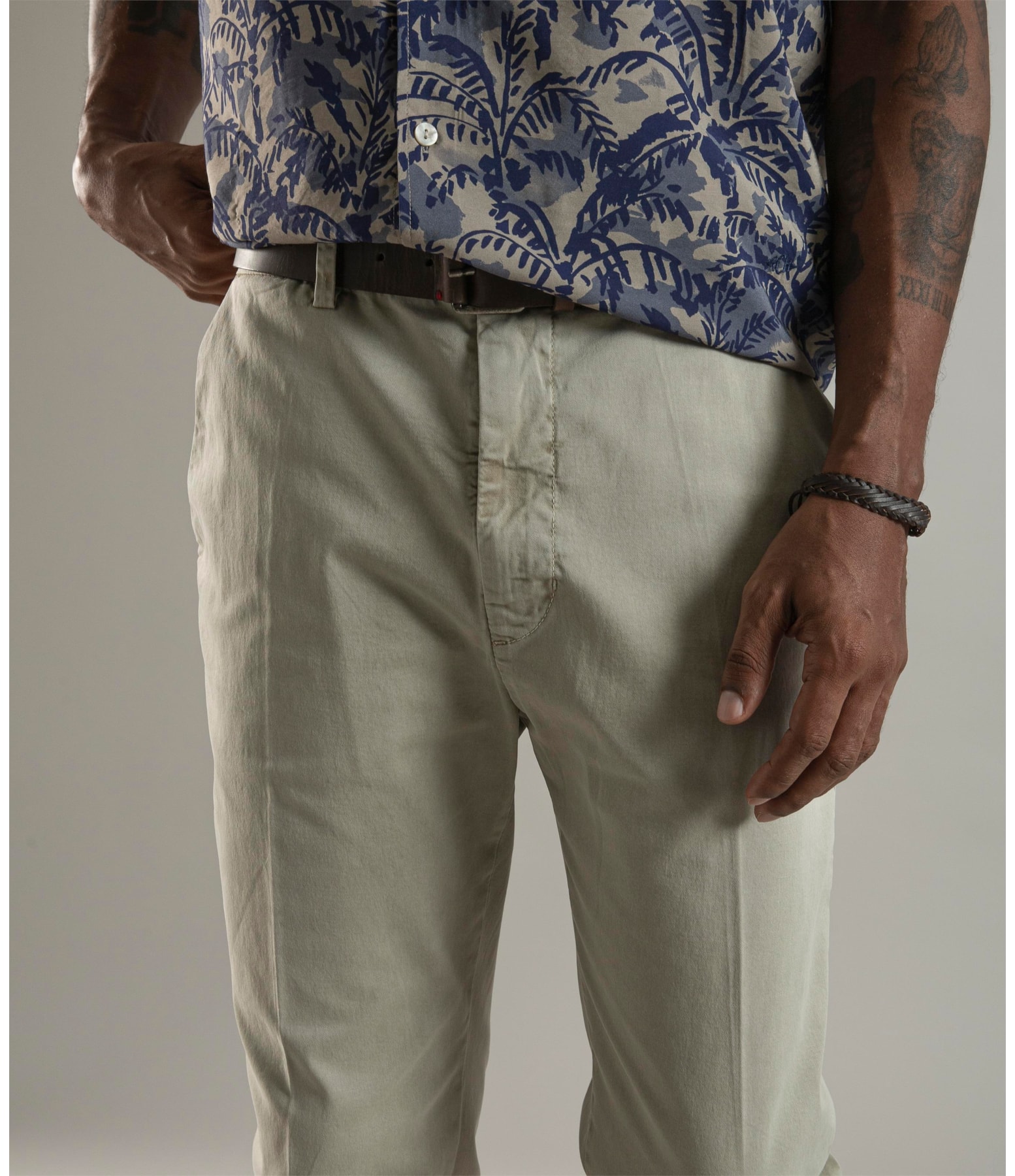 Calça Chino Traveler Classic Husk