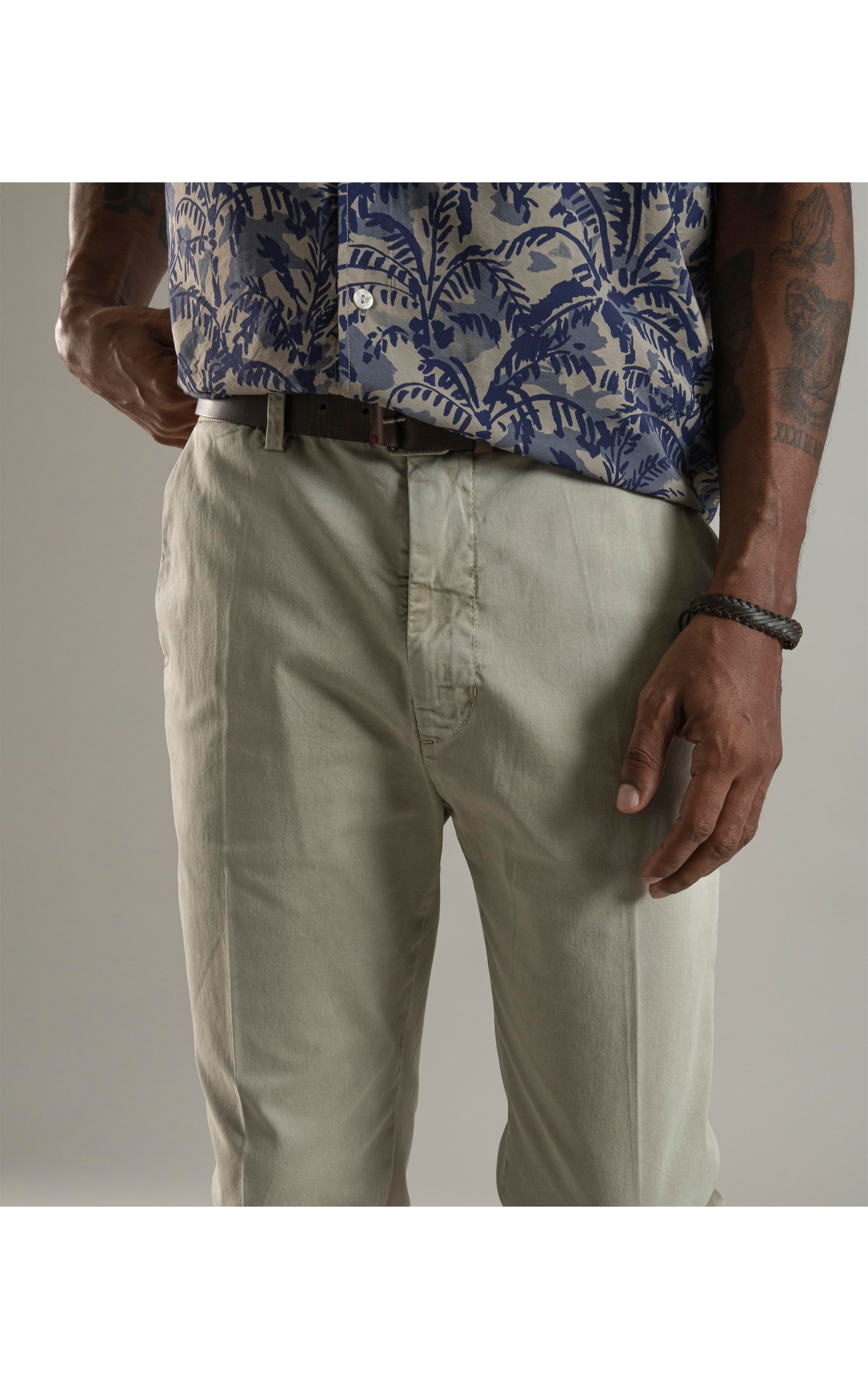 Calça Chino Traveler Classic Husk