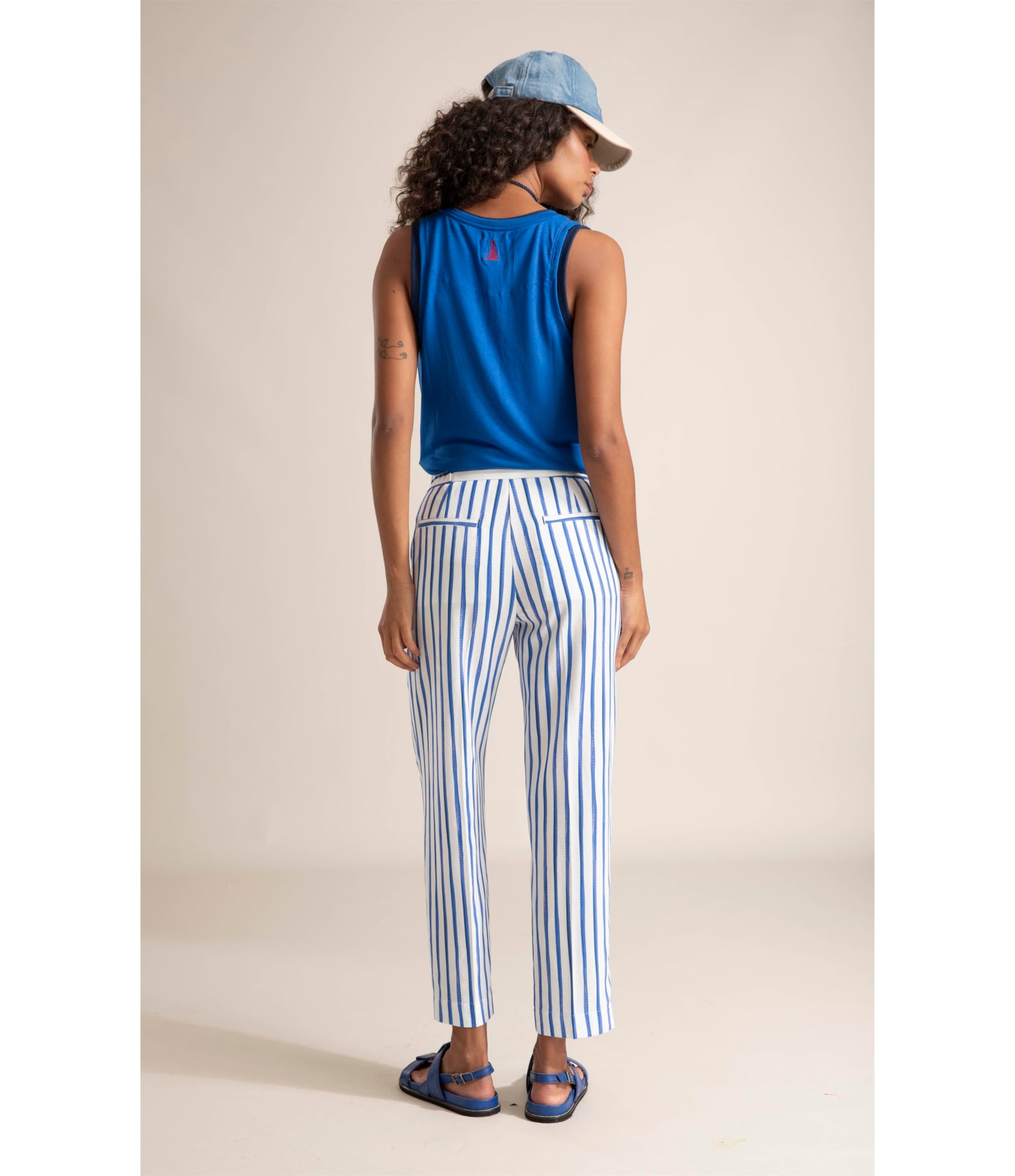 Calça Riviera Carrot Linho Blend Azul Bic