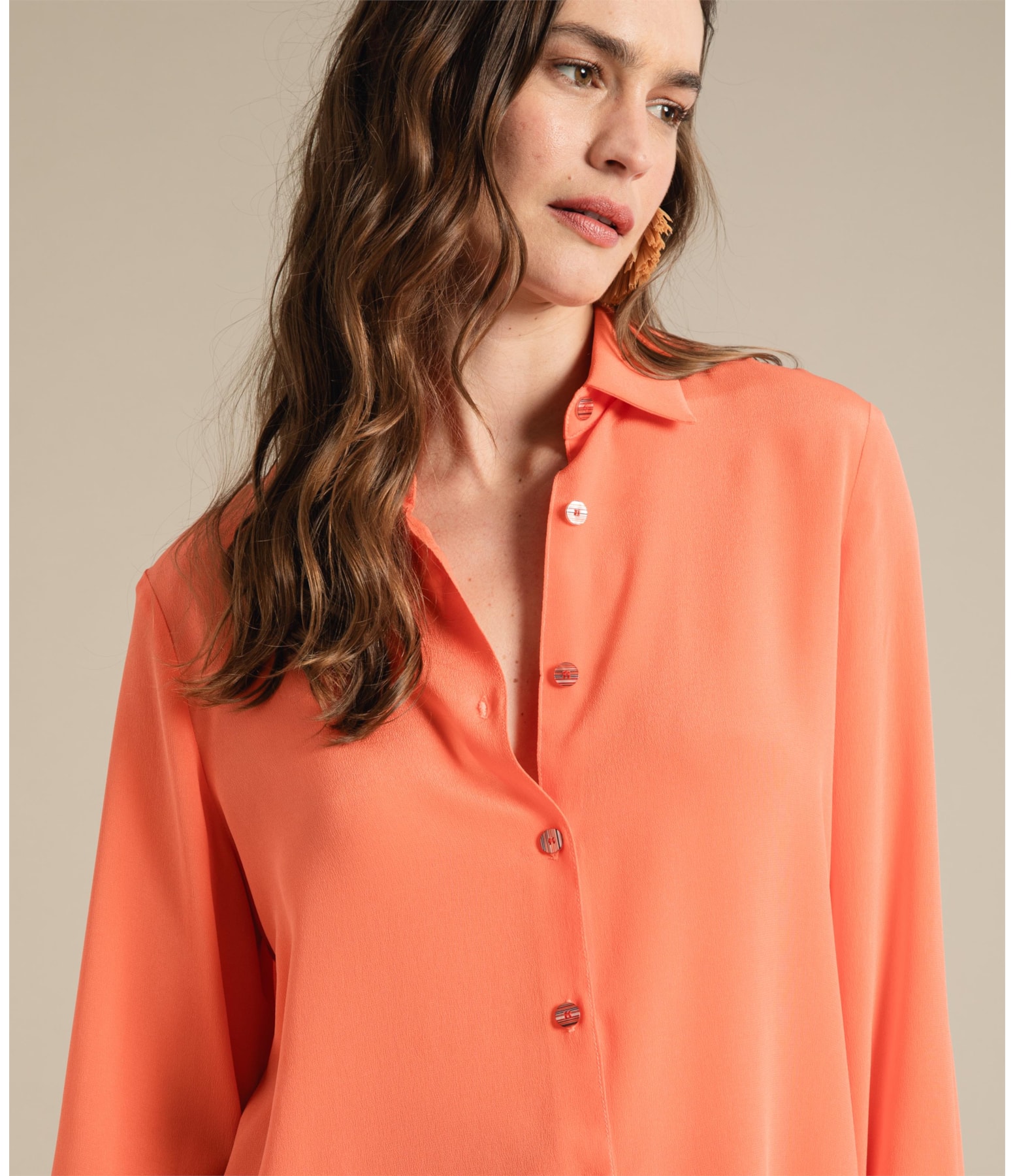 Camisa Dalia Seda Lisa Coral