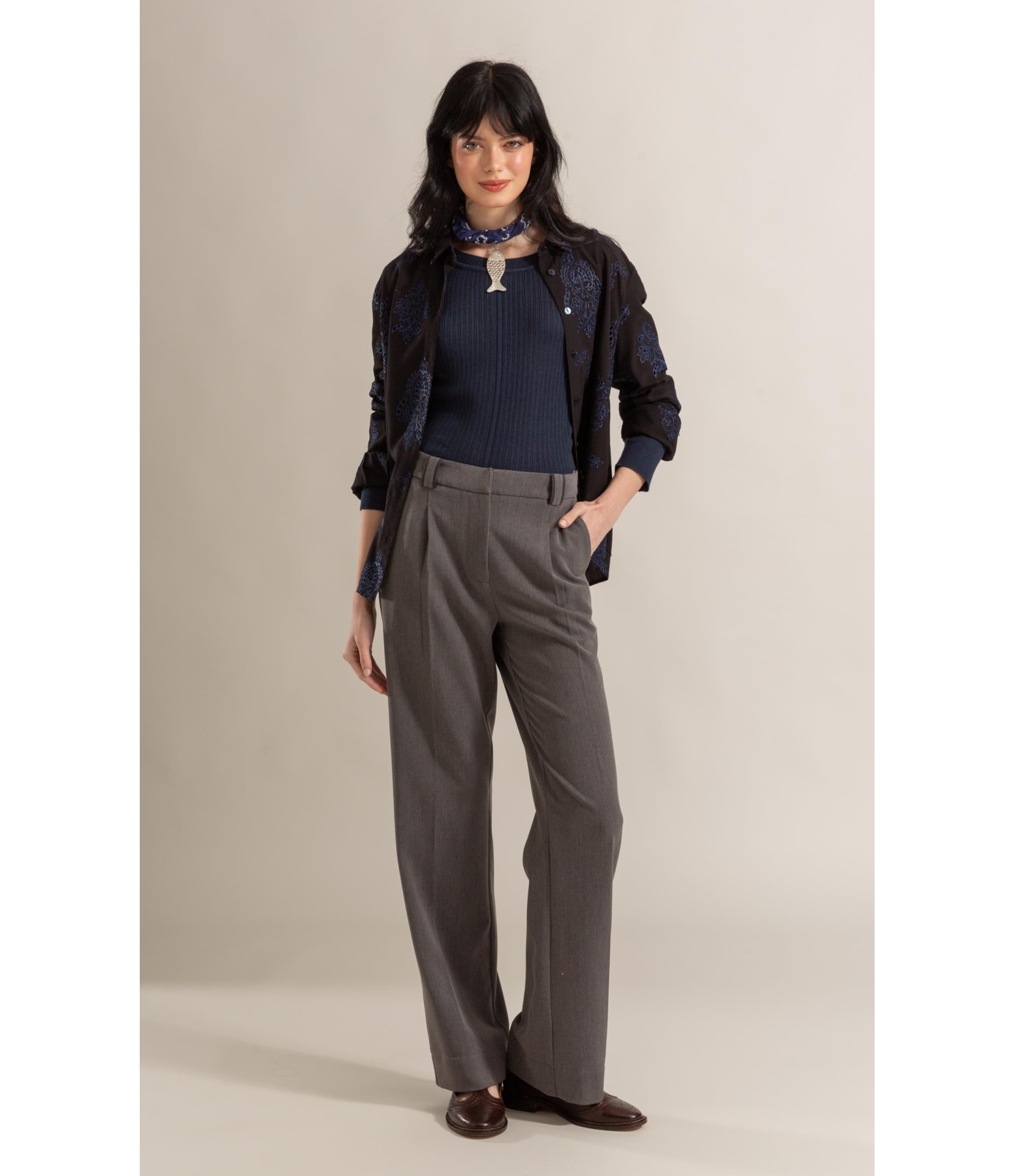 Camisa Mona Laise Catedral Preto