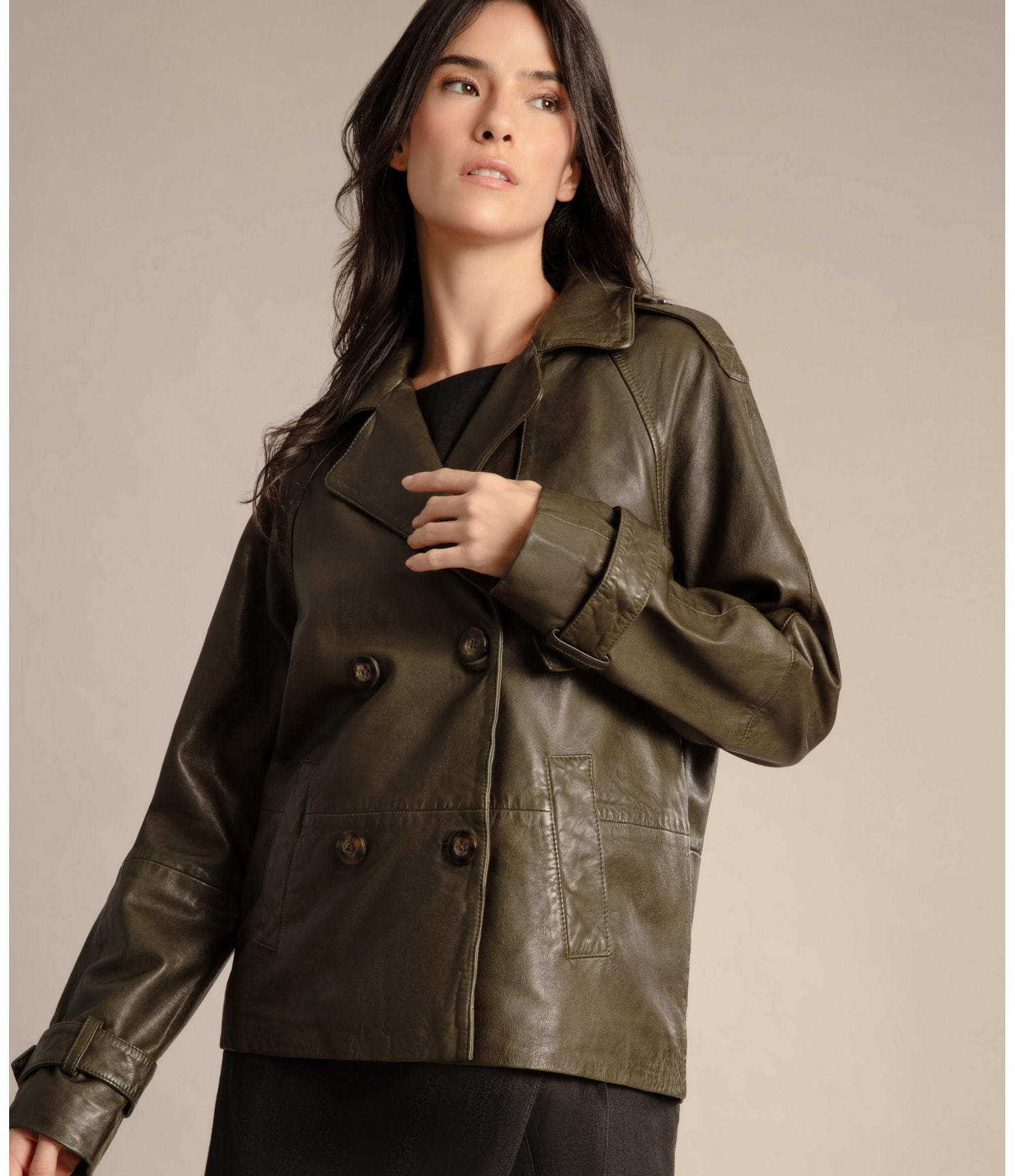 Casaco Boxy Leather Musgo