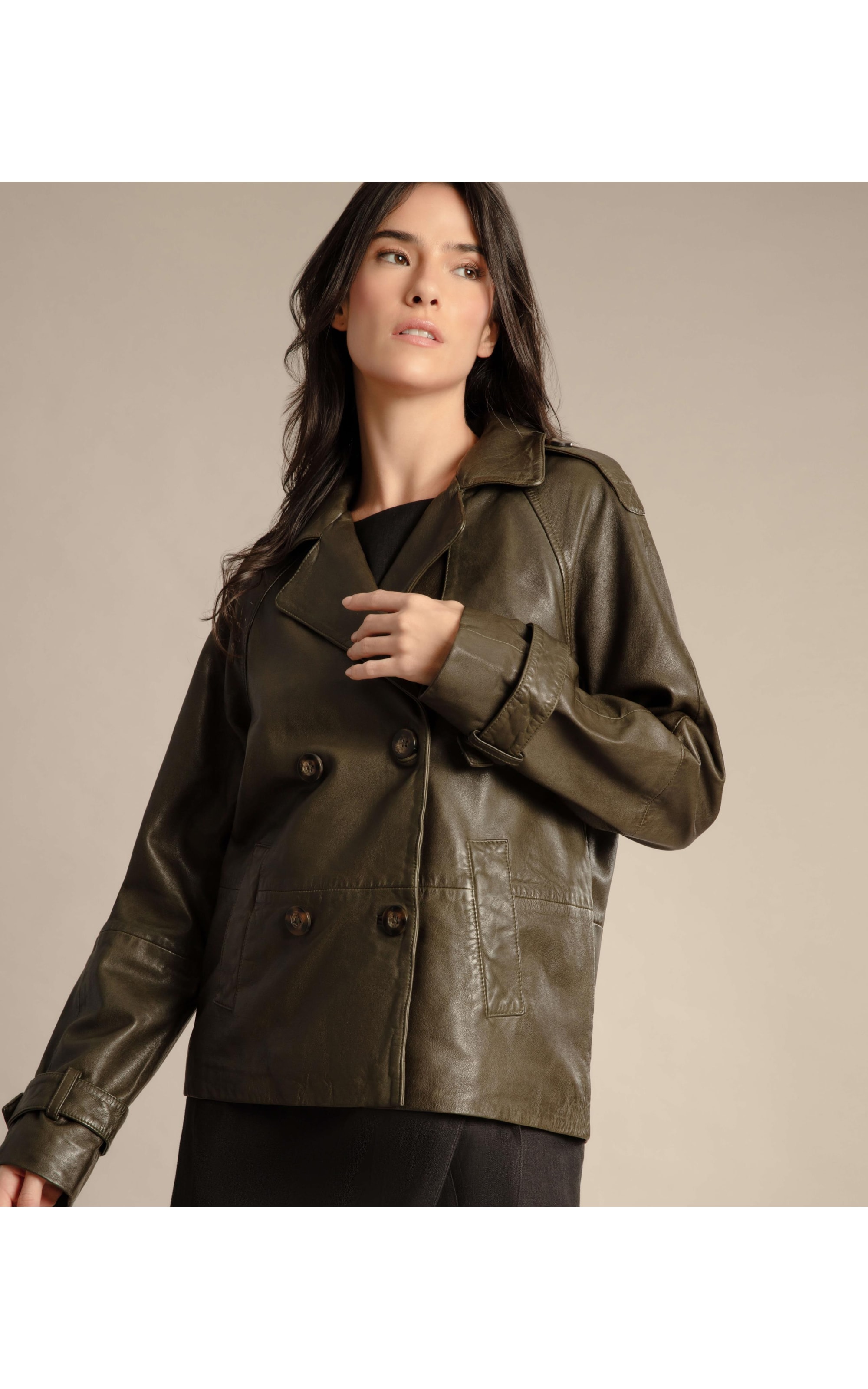 Casaco Boxy Leather Musgo