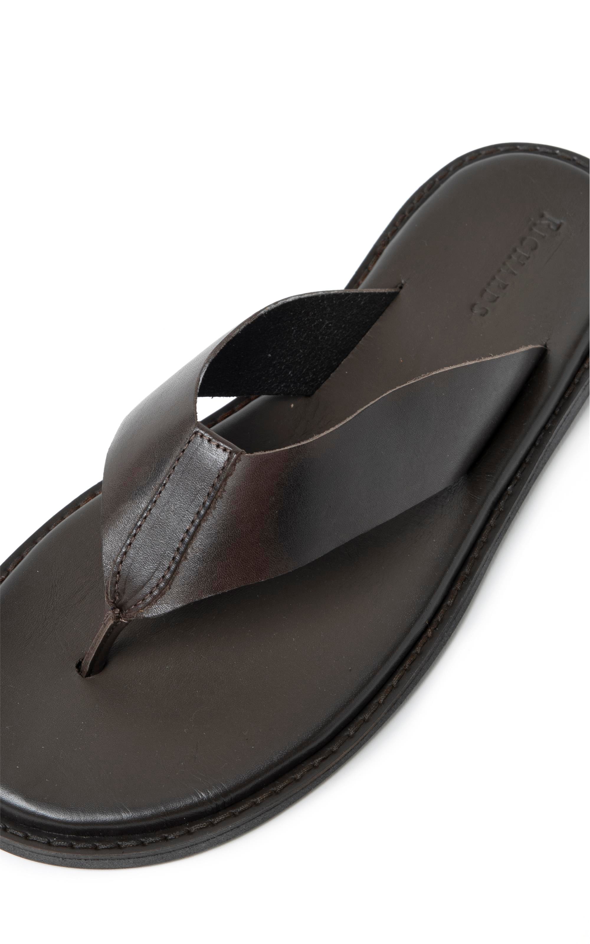 Chinelo Soleil Cafe