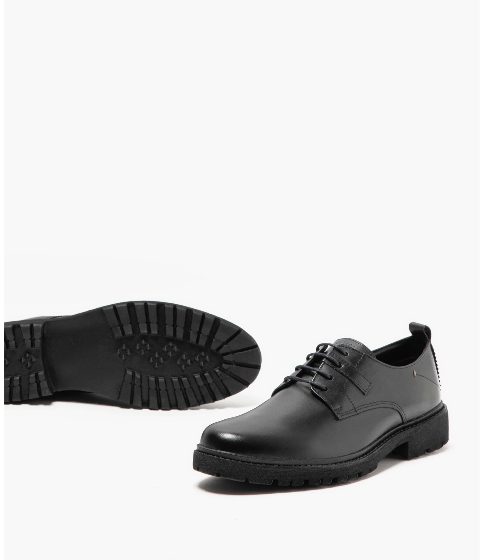 Derby Worker Preto