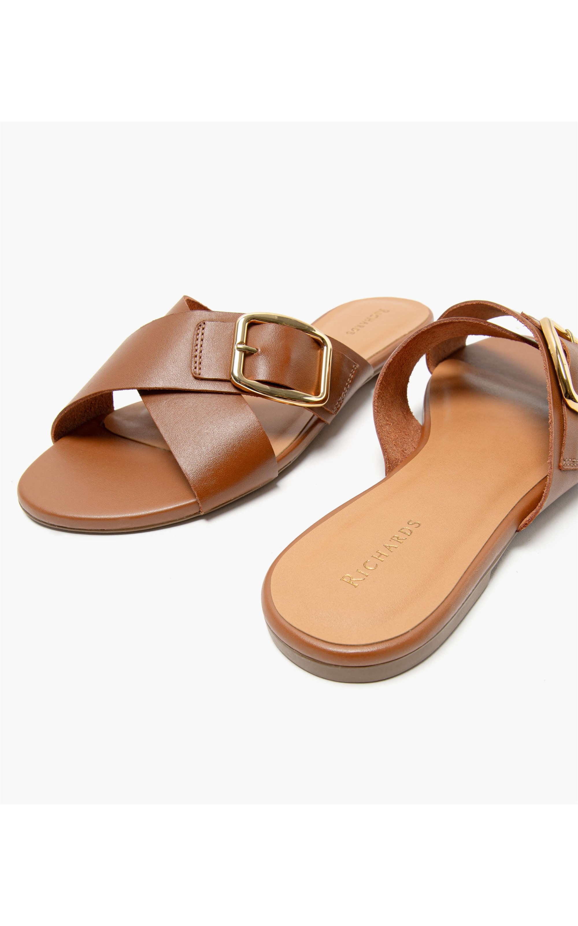 Flat Bianca Camel