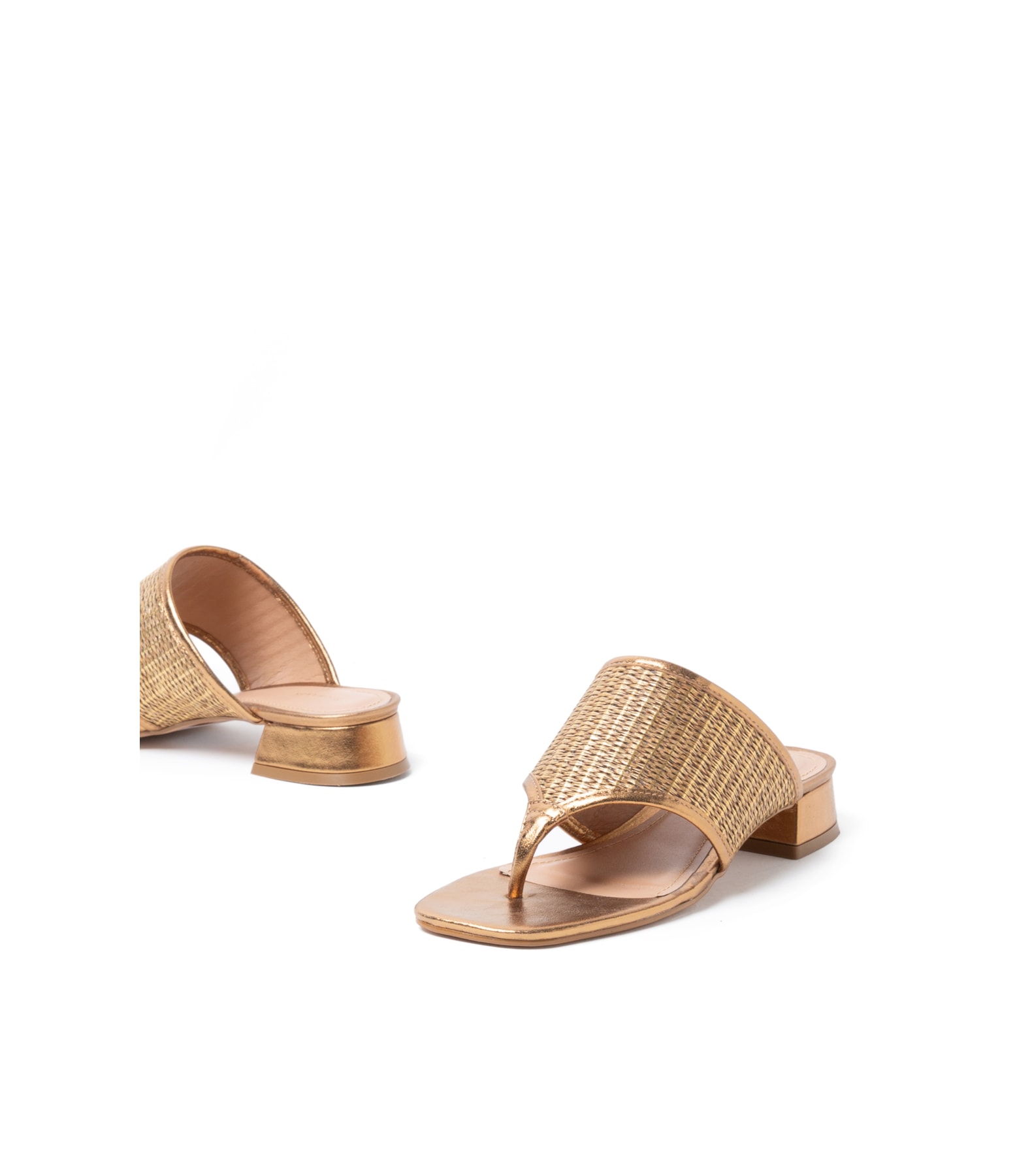 Flat Marissol Dourado