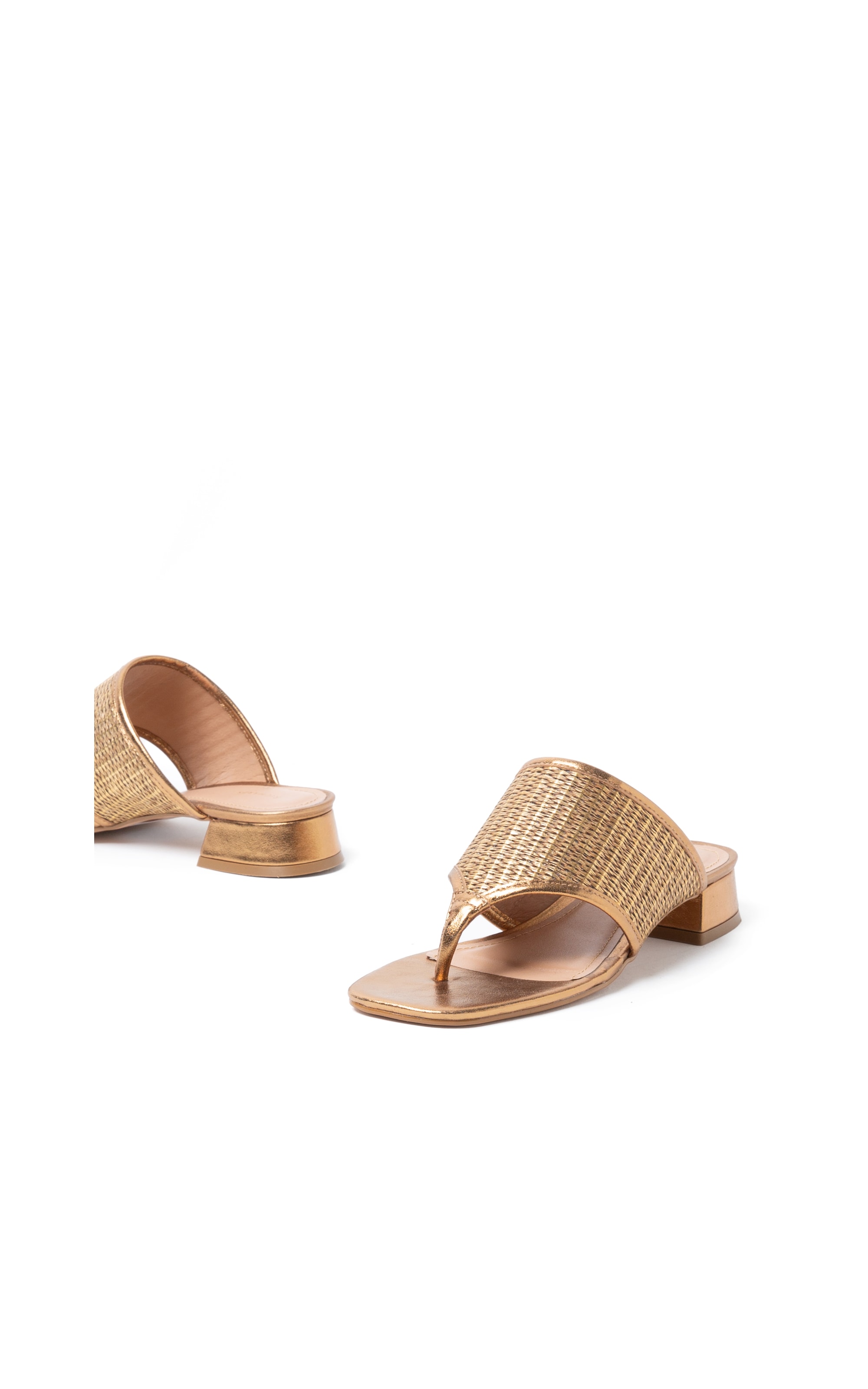 Flat Marissol Dourado