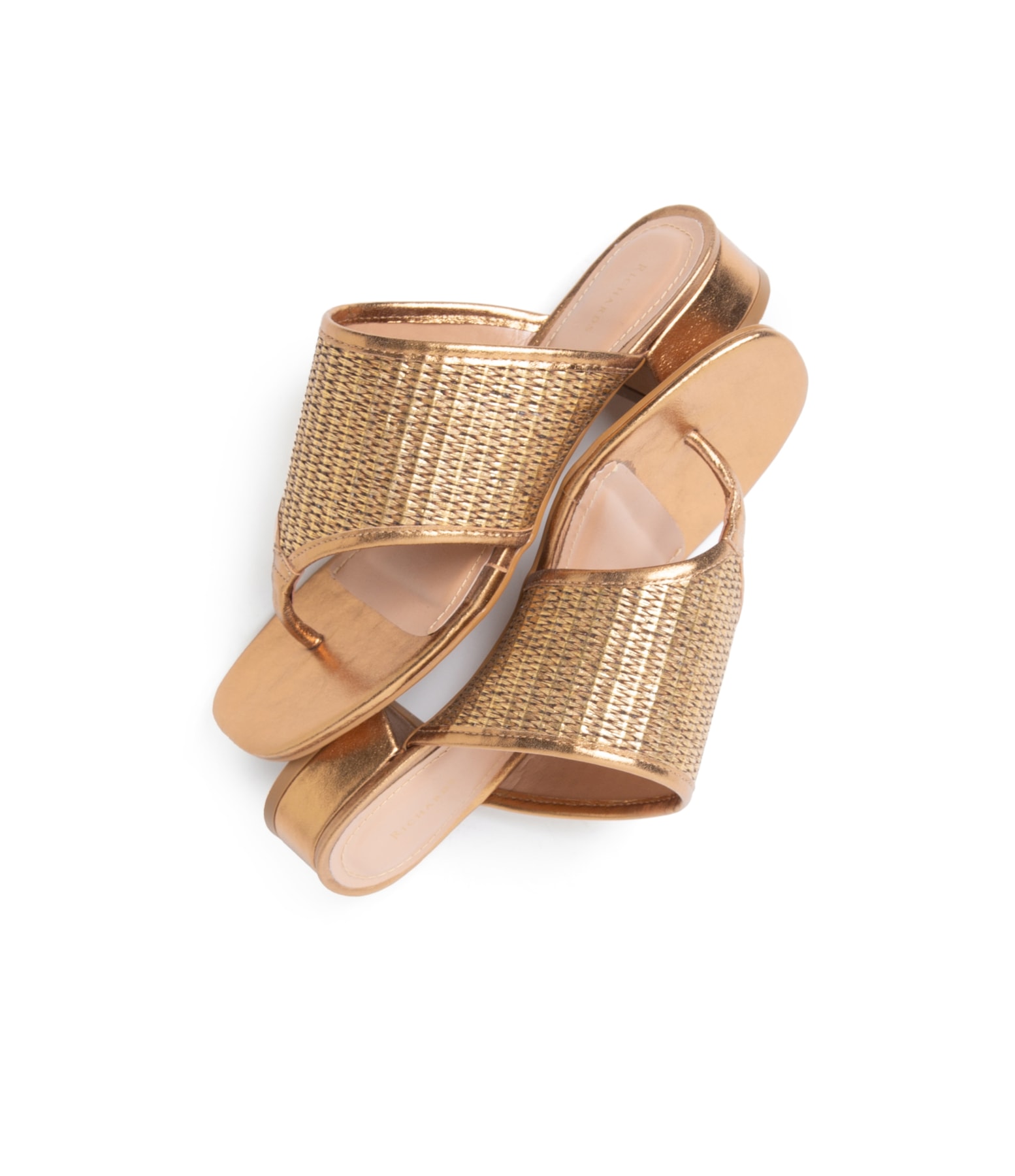 Flat Marissol Dourado