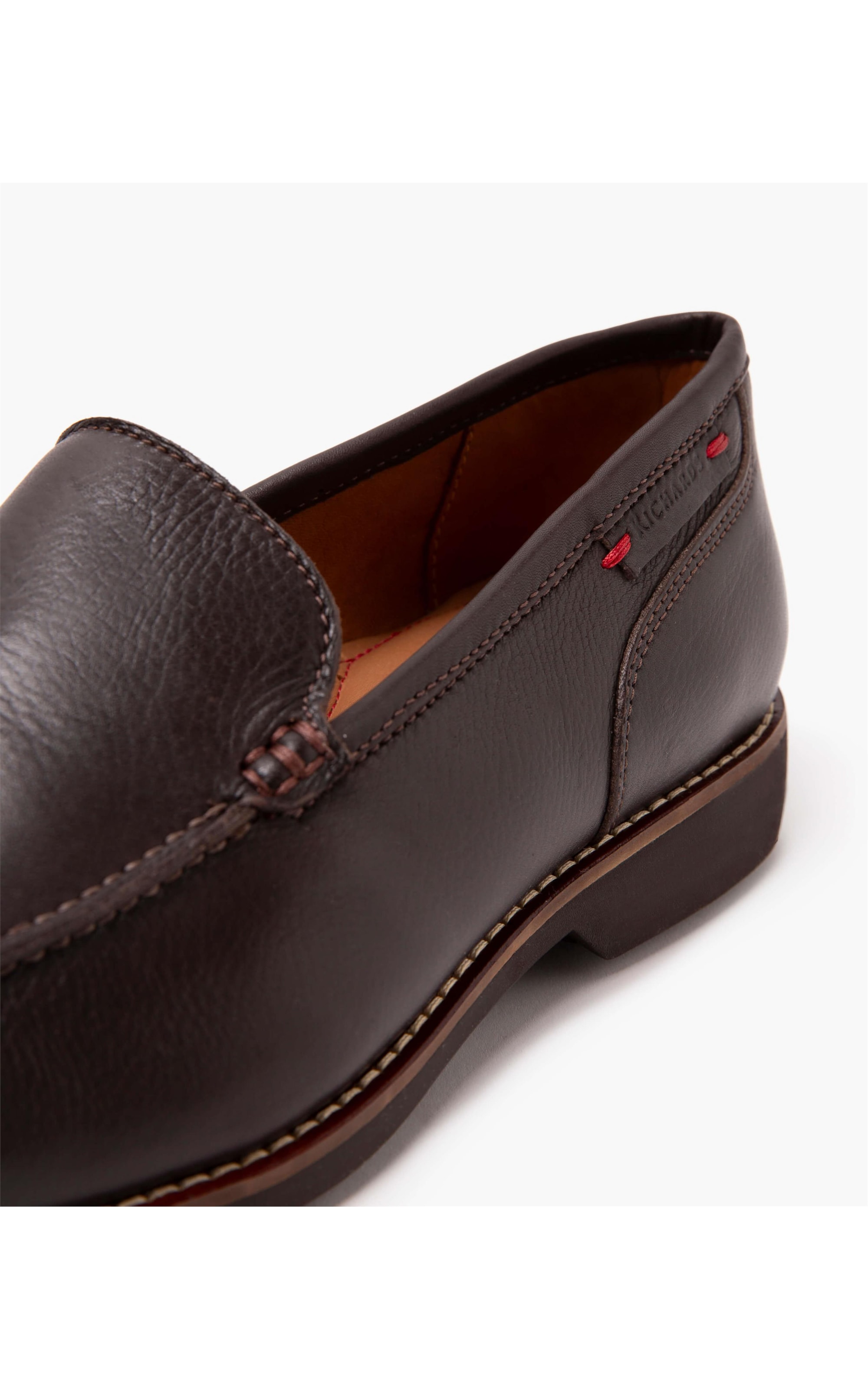Loafer Relax Cafe