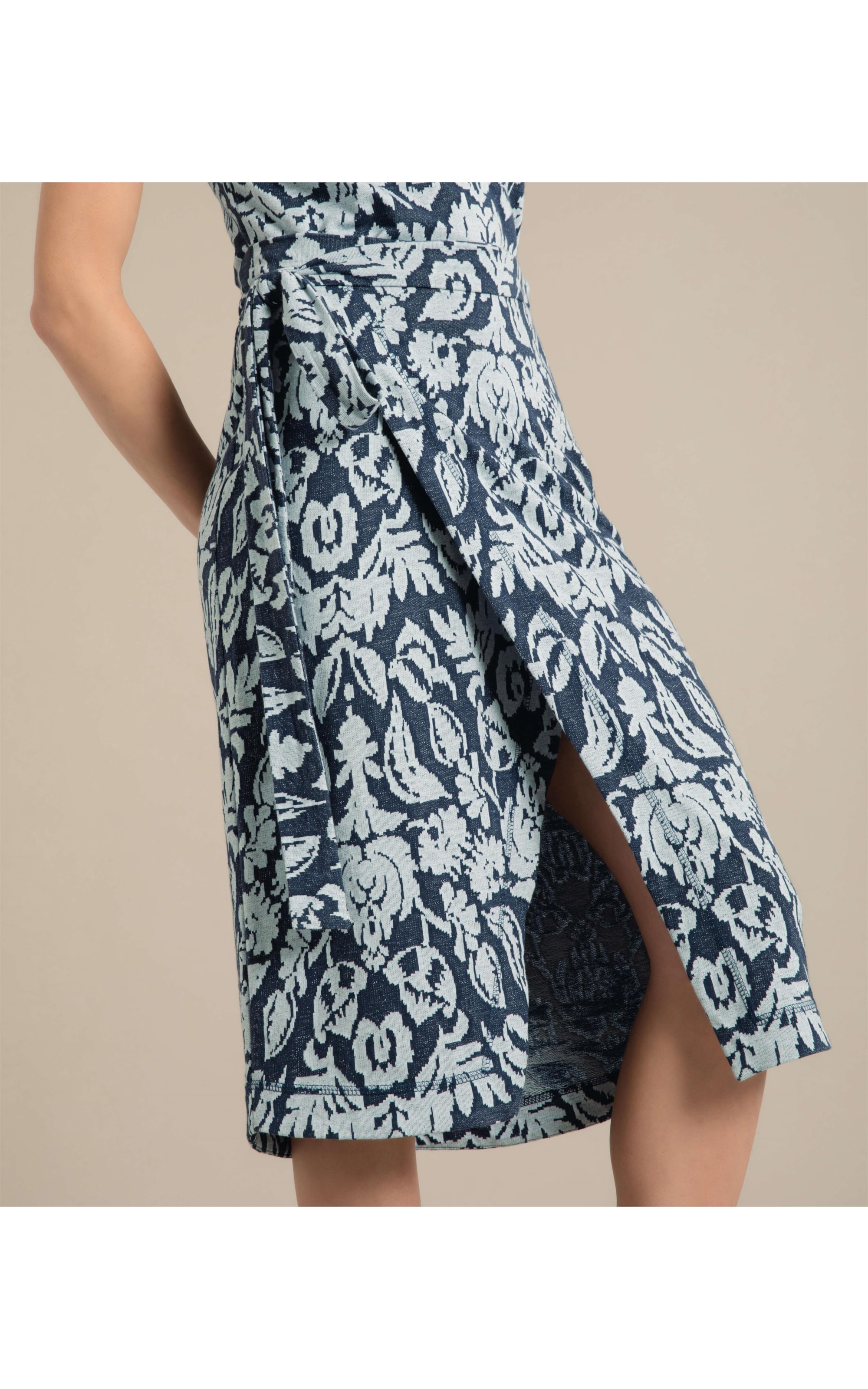 Saia Hina Jacquard Frida Marinho