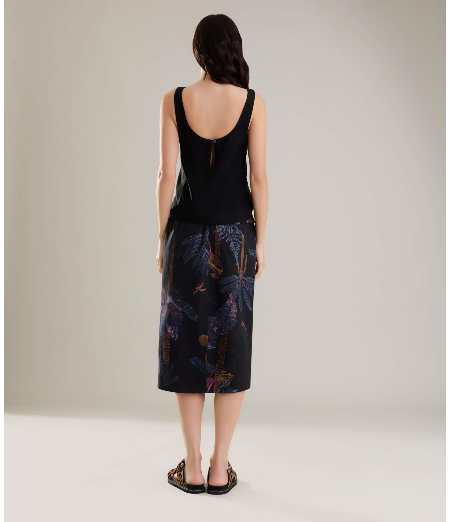 Saia Linho  Elis  Estampa Paradise Preto