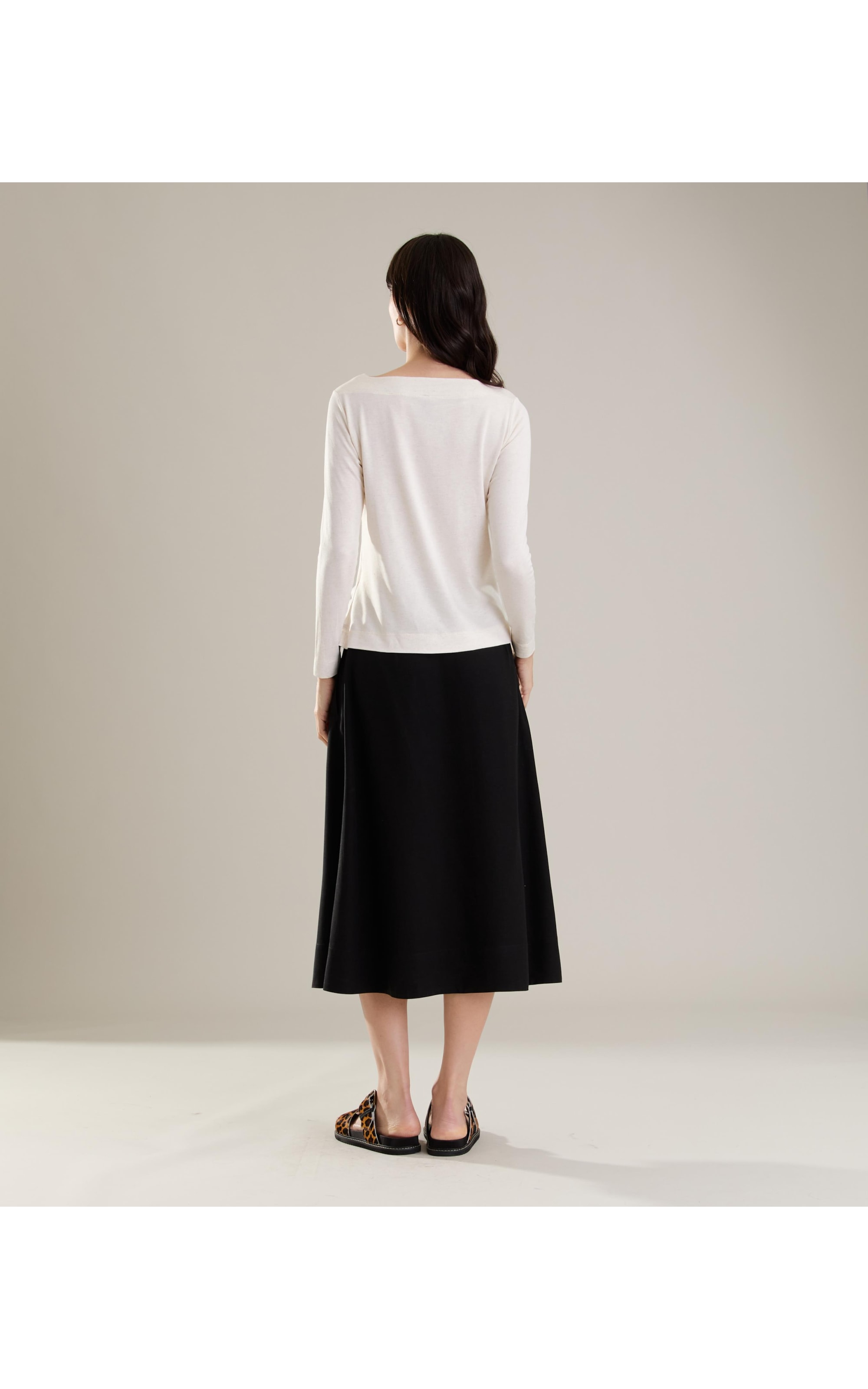 Saia Linho  Nice  Liso Preto