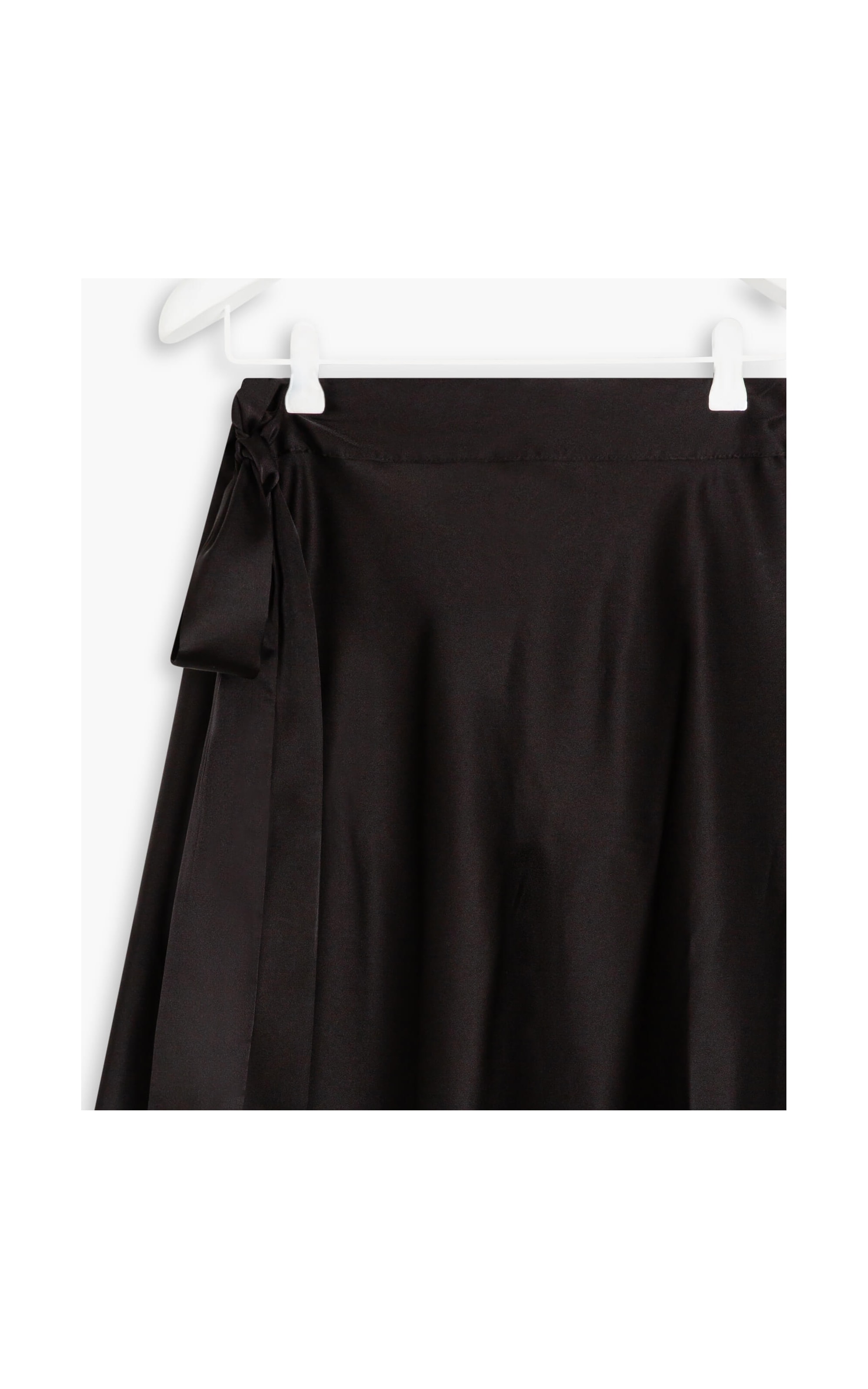 Saia Oamaru Cetim Liso Preto