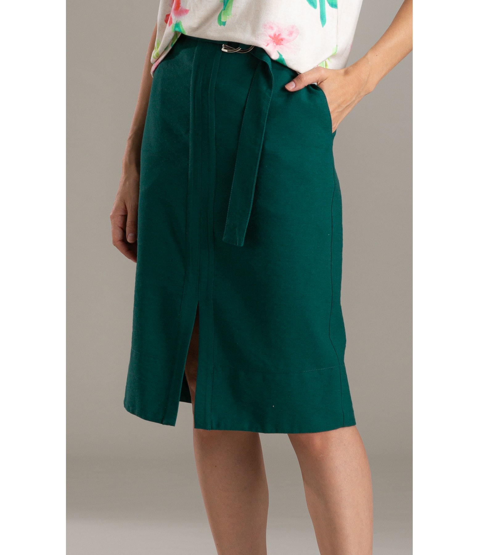 Saia Raya Linho Blend Liso Floresta