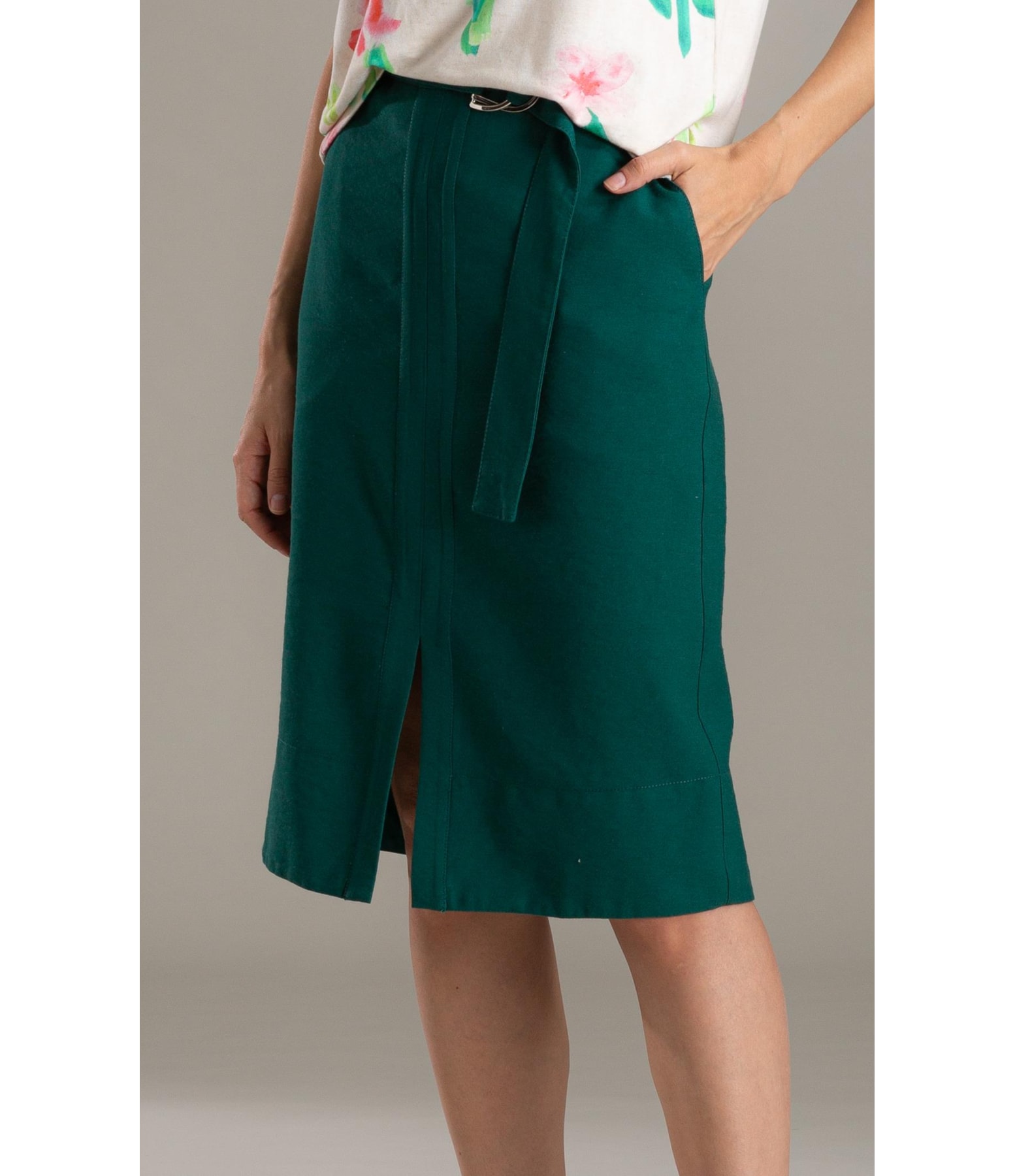 Saia Raya Linho Blend Liso Floresta