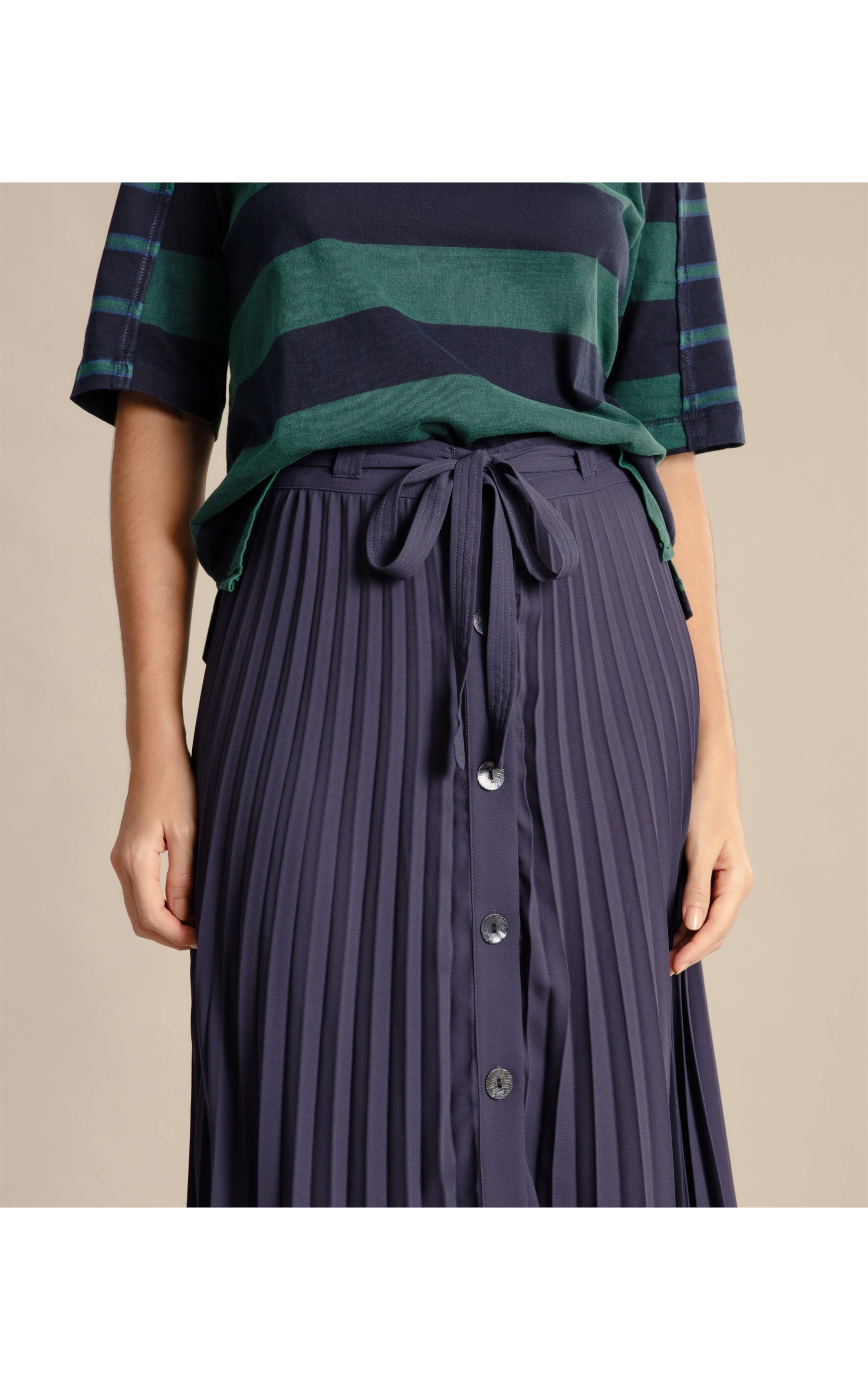 Saia Vera Plissada Lisa Dark Navy