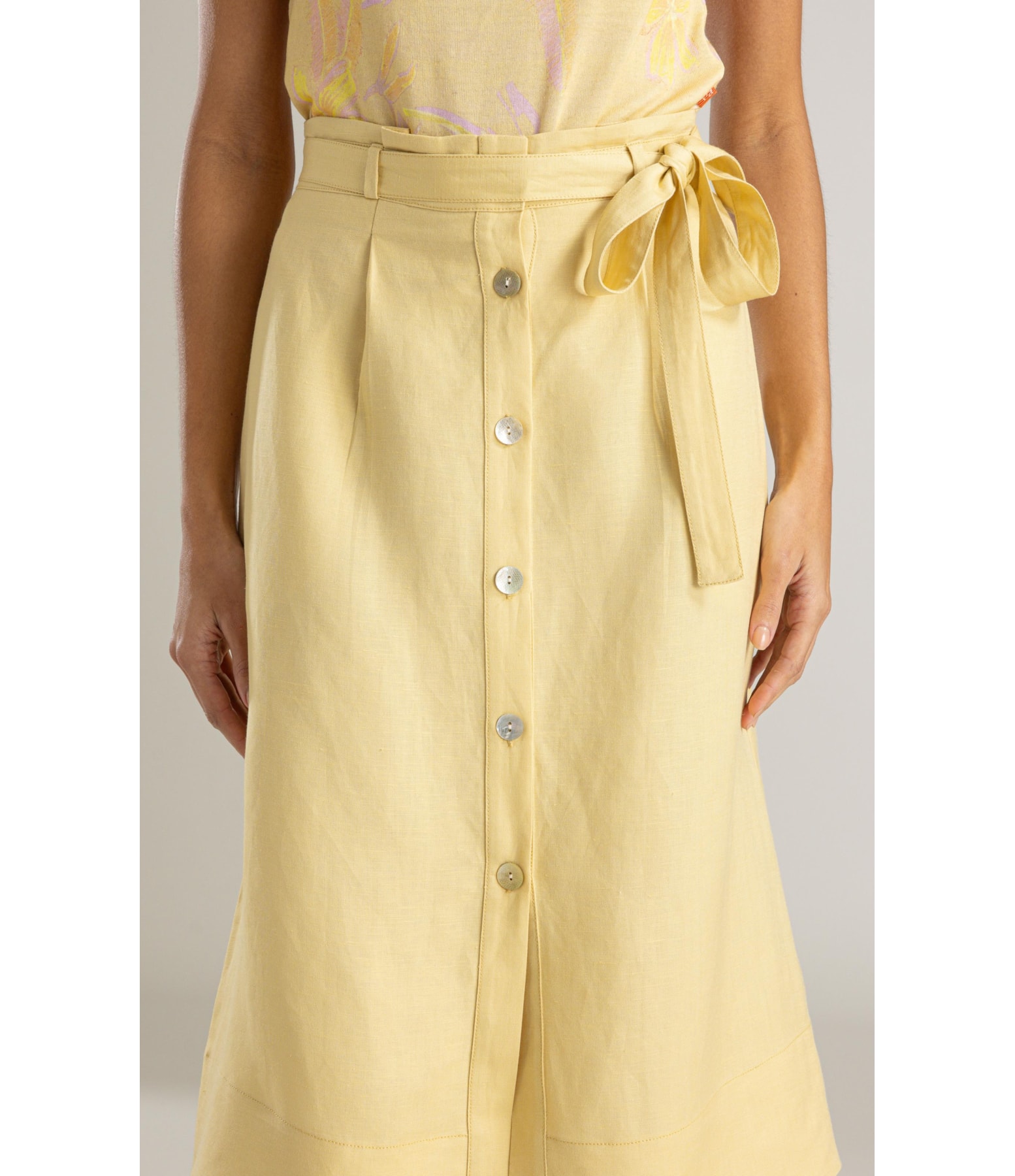 Saia Vita Linho Blend Liso Amarelo Claro
