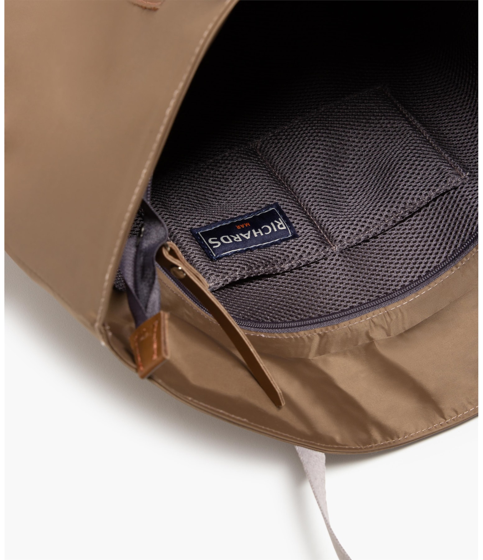 Shopper Richards Trail Caqui