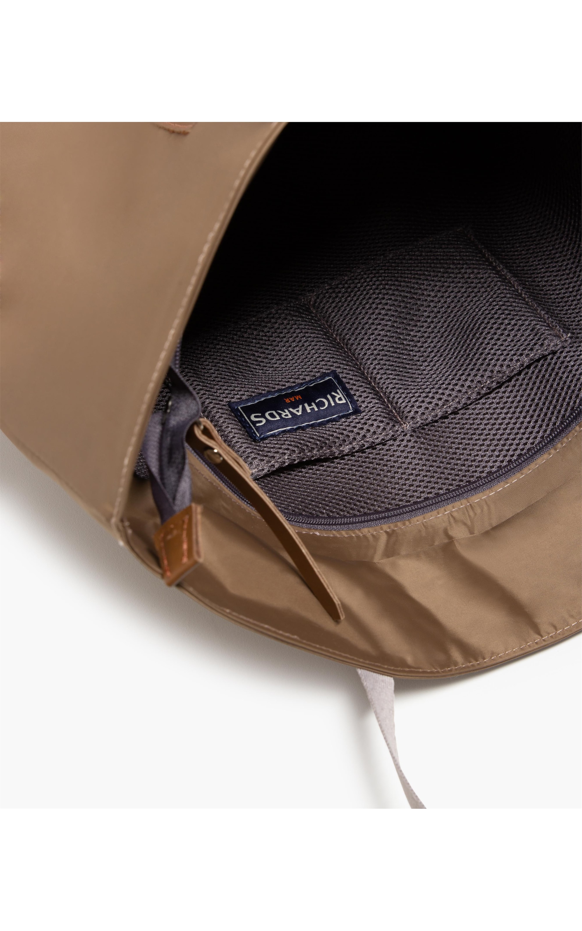 Shopper Richards Trail Caqui