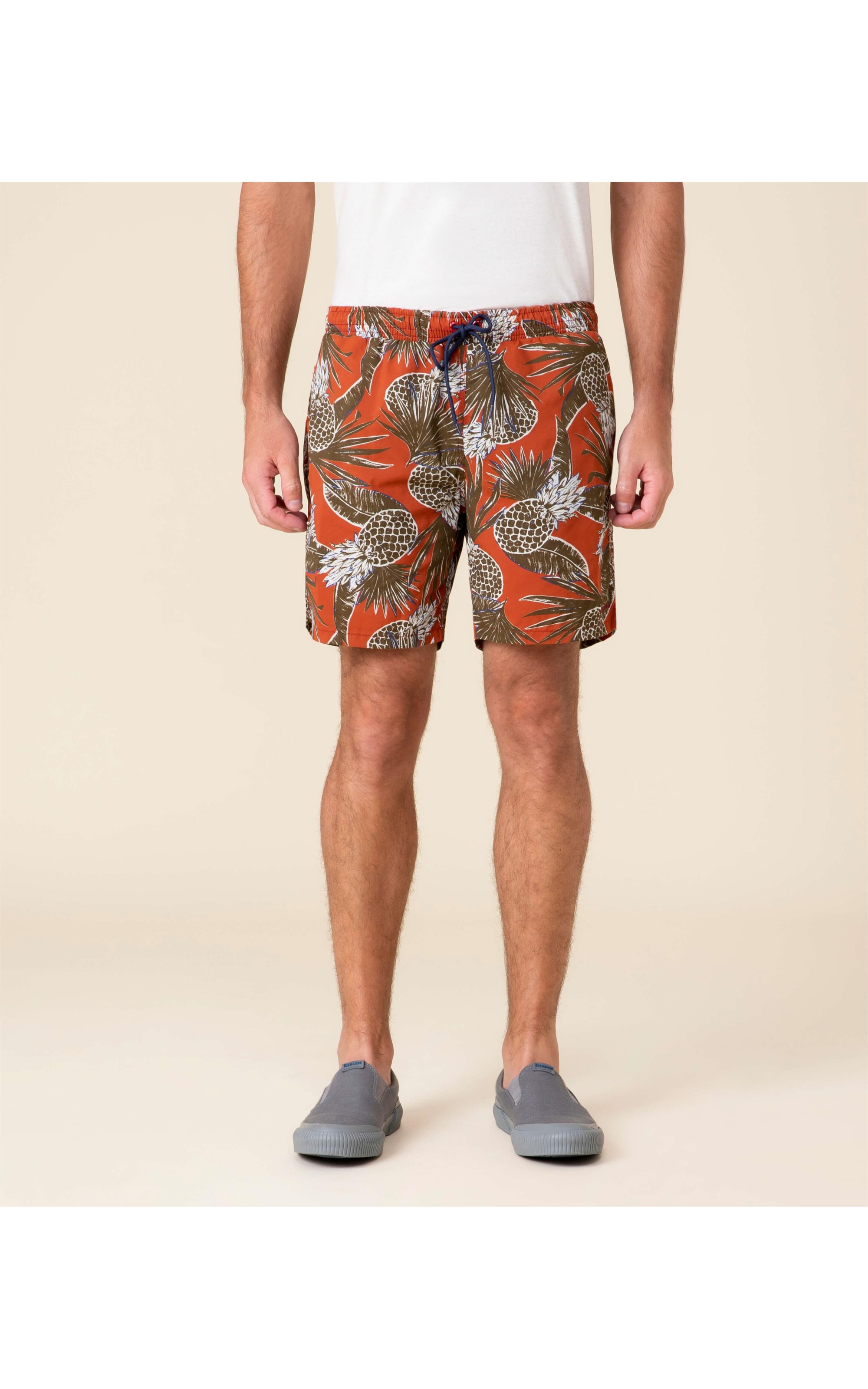 Short Praia Estampa Abacaxi Vermelho