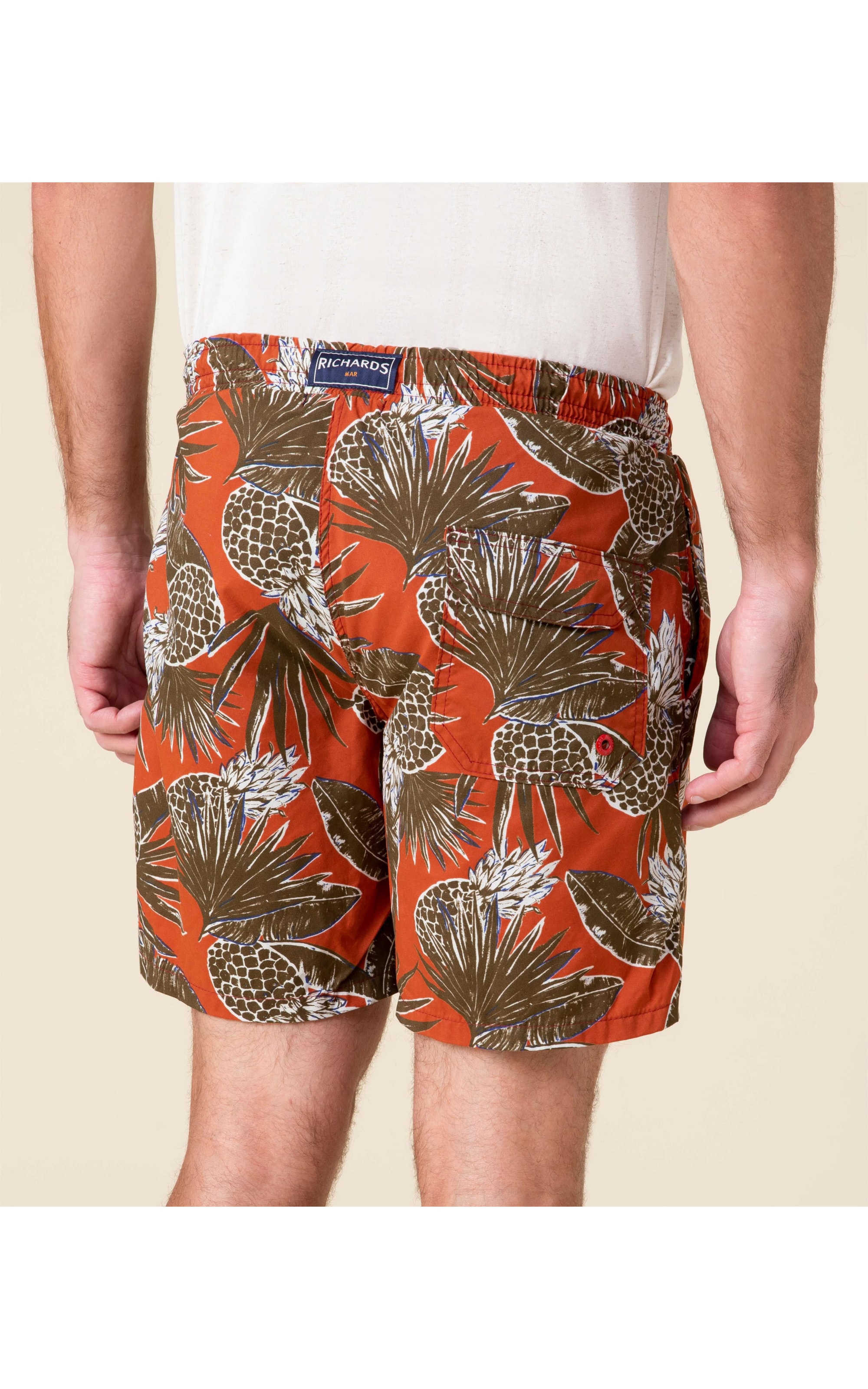 Short Praia Estampa Abacaxi Vermelho