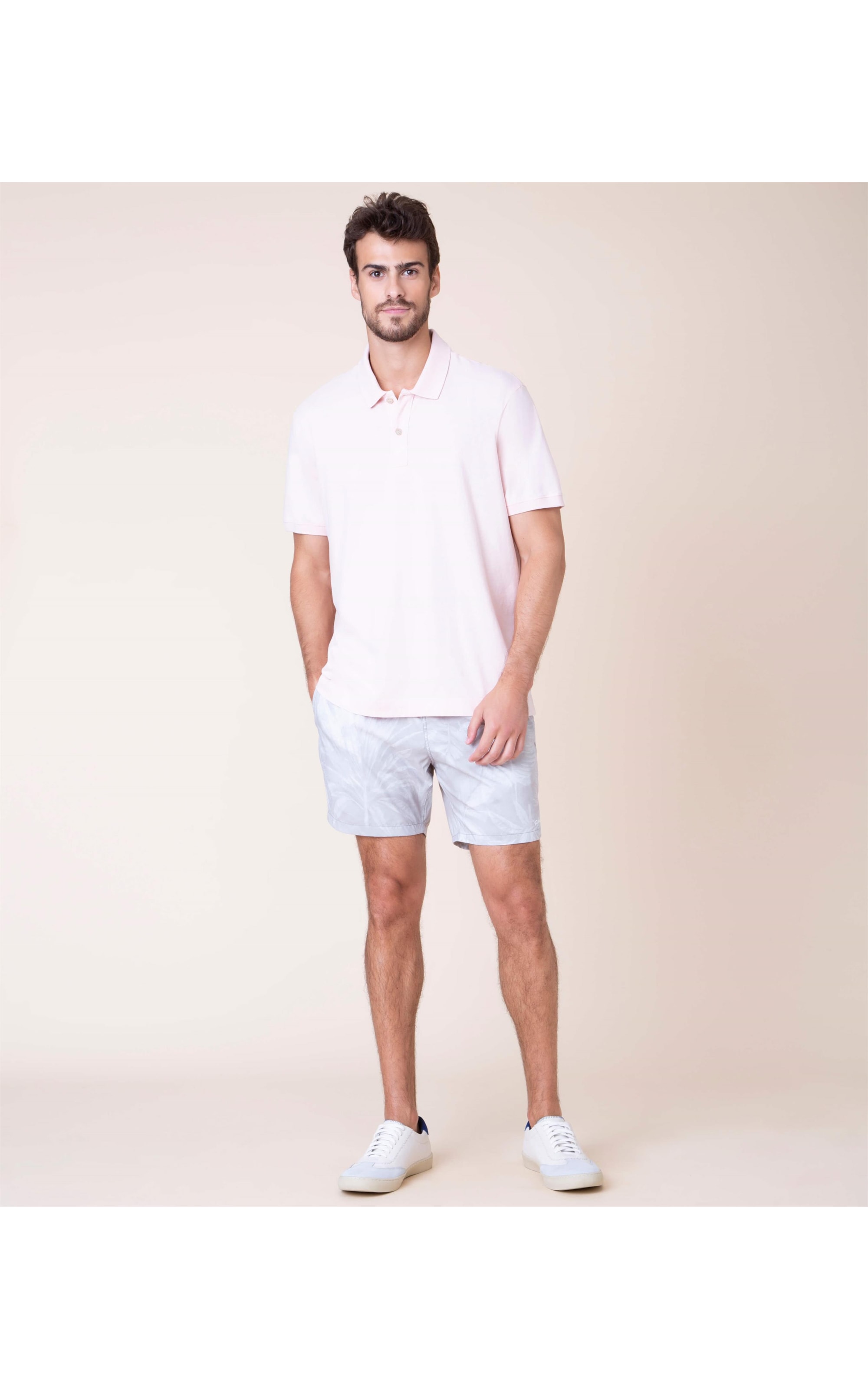 Short Praia Estampa Arvoredo Cinza Claro