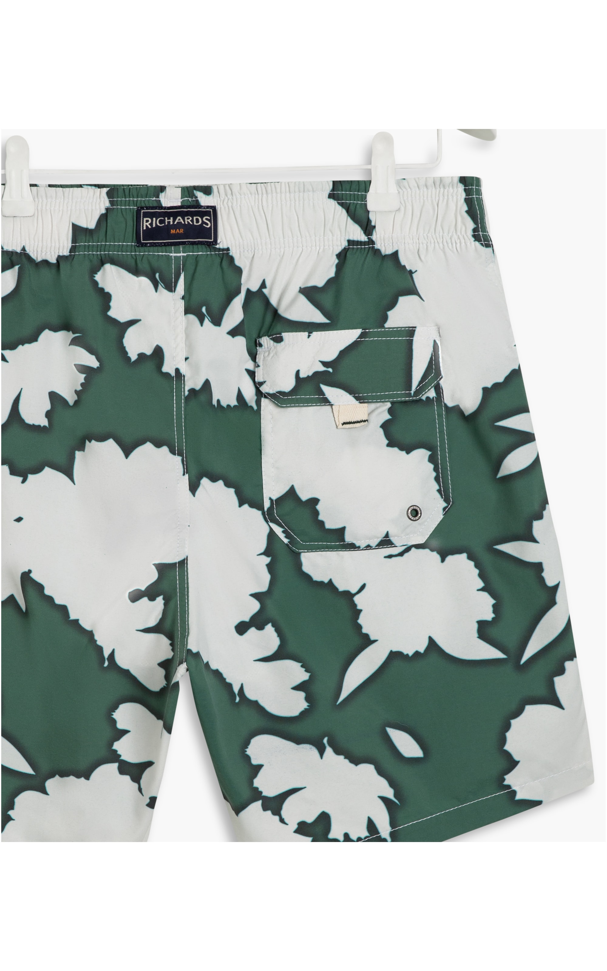 Short Praia Estampa Daisy Verde Bandeira