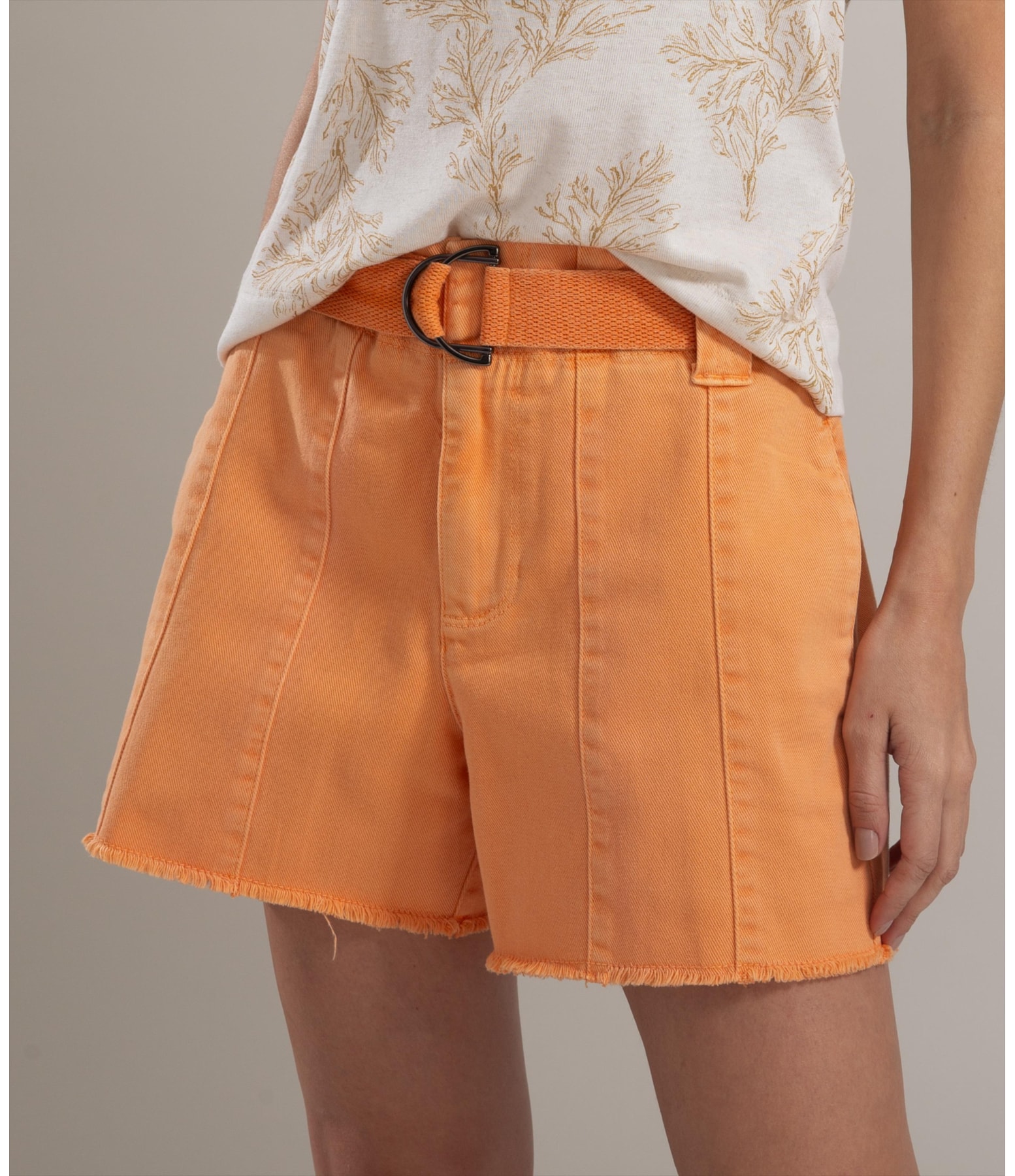 Shorts Com Recortes White Denim Acerola