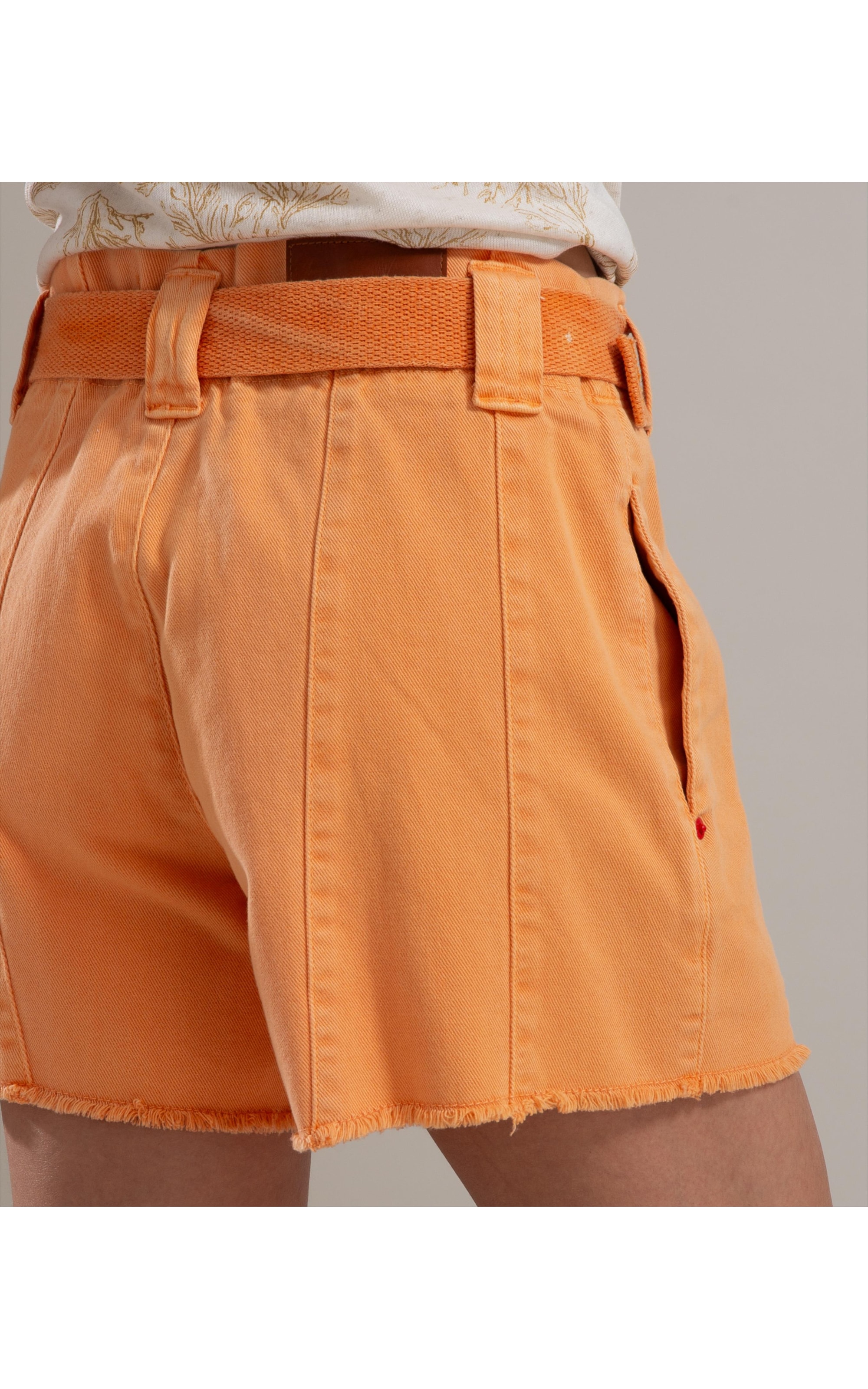 Shorts Com Recortes White Denim Acerola