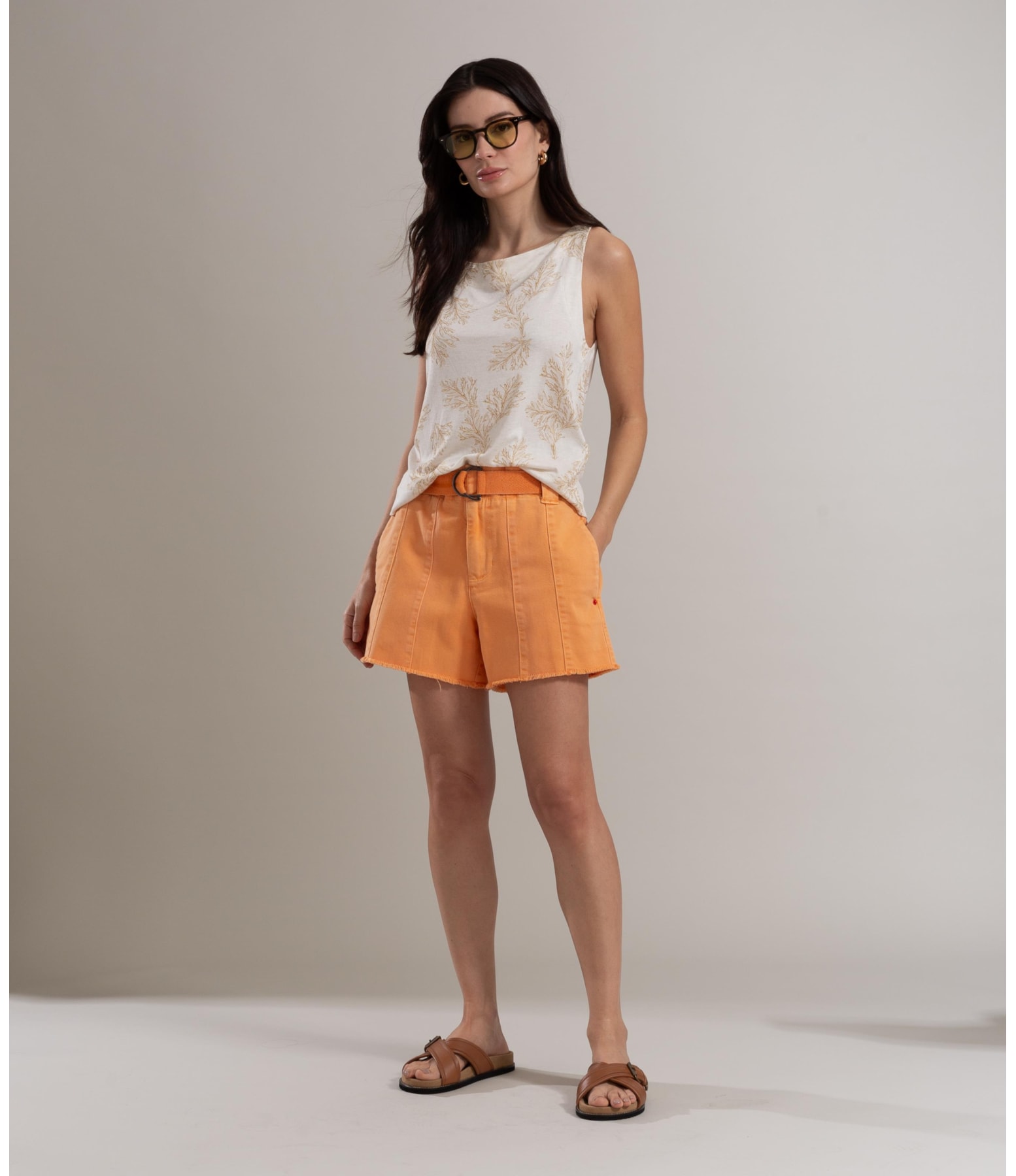 Shorts Com Recortes White Denim Acerola