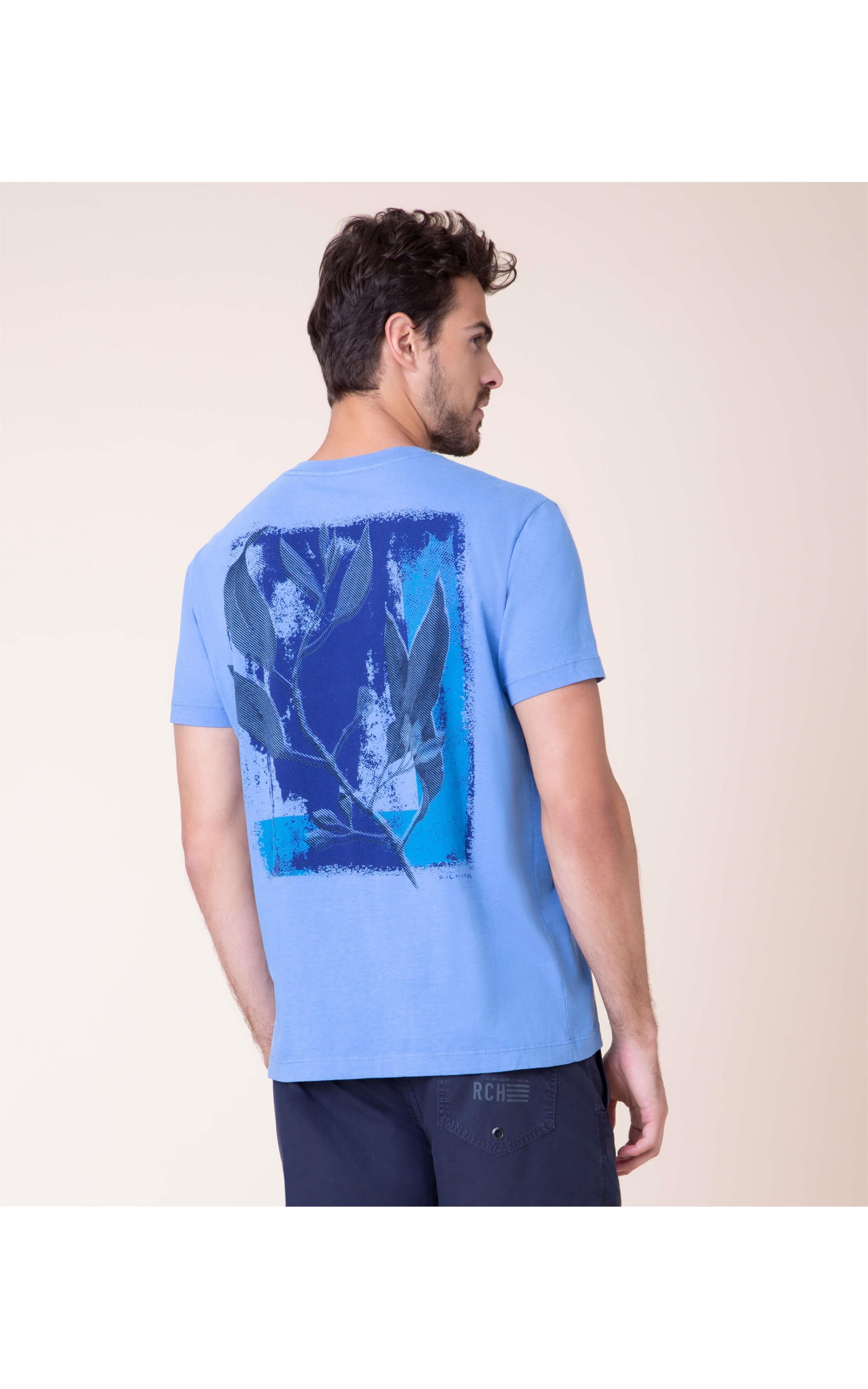 T-Shirt Aquarela Rustic Leaves Mc Azul Pervante