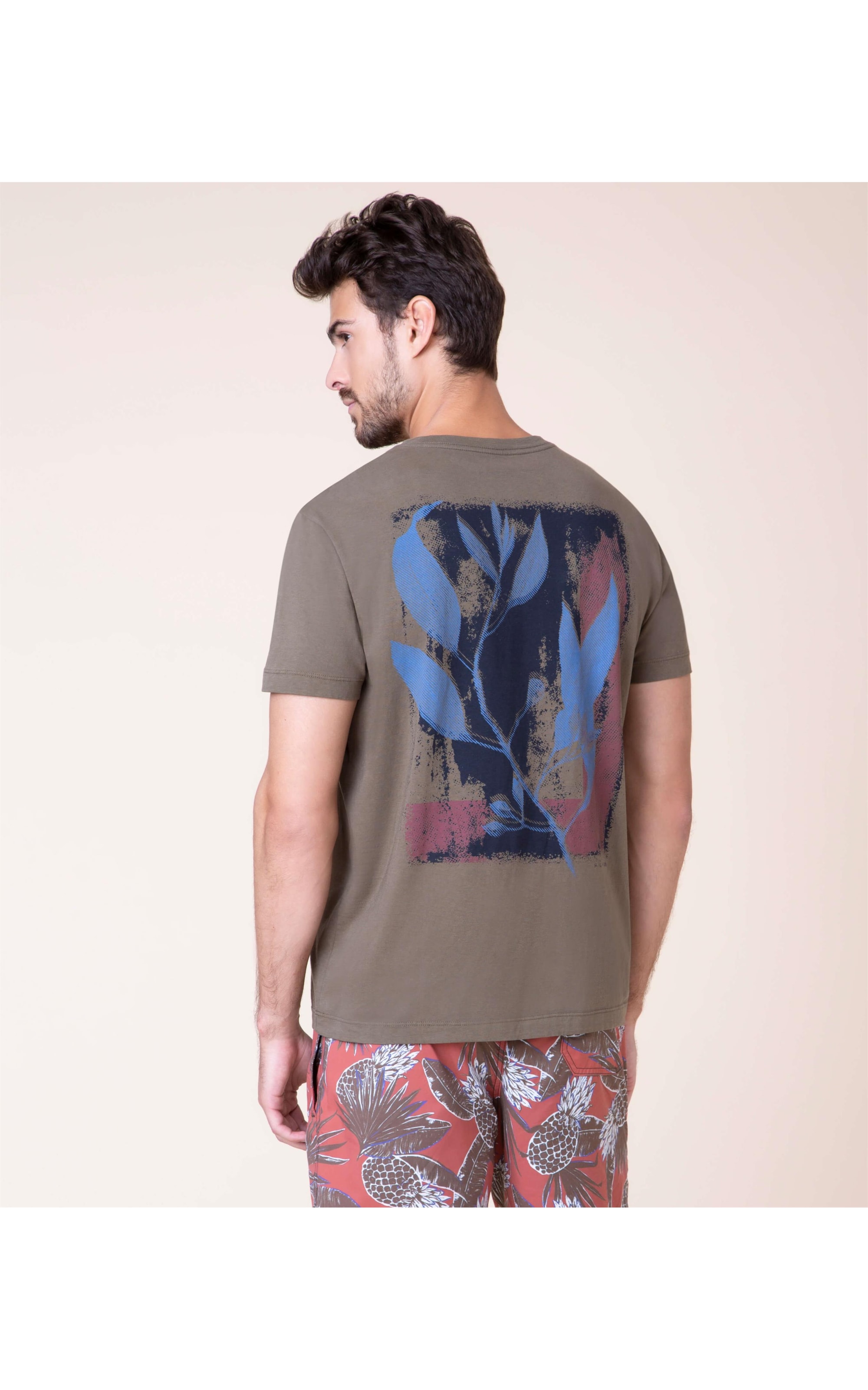 T-Shirt Aquarela Rustic Leaves Mc Tabaco