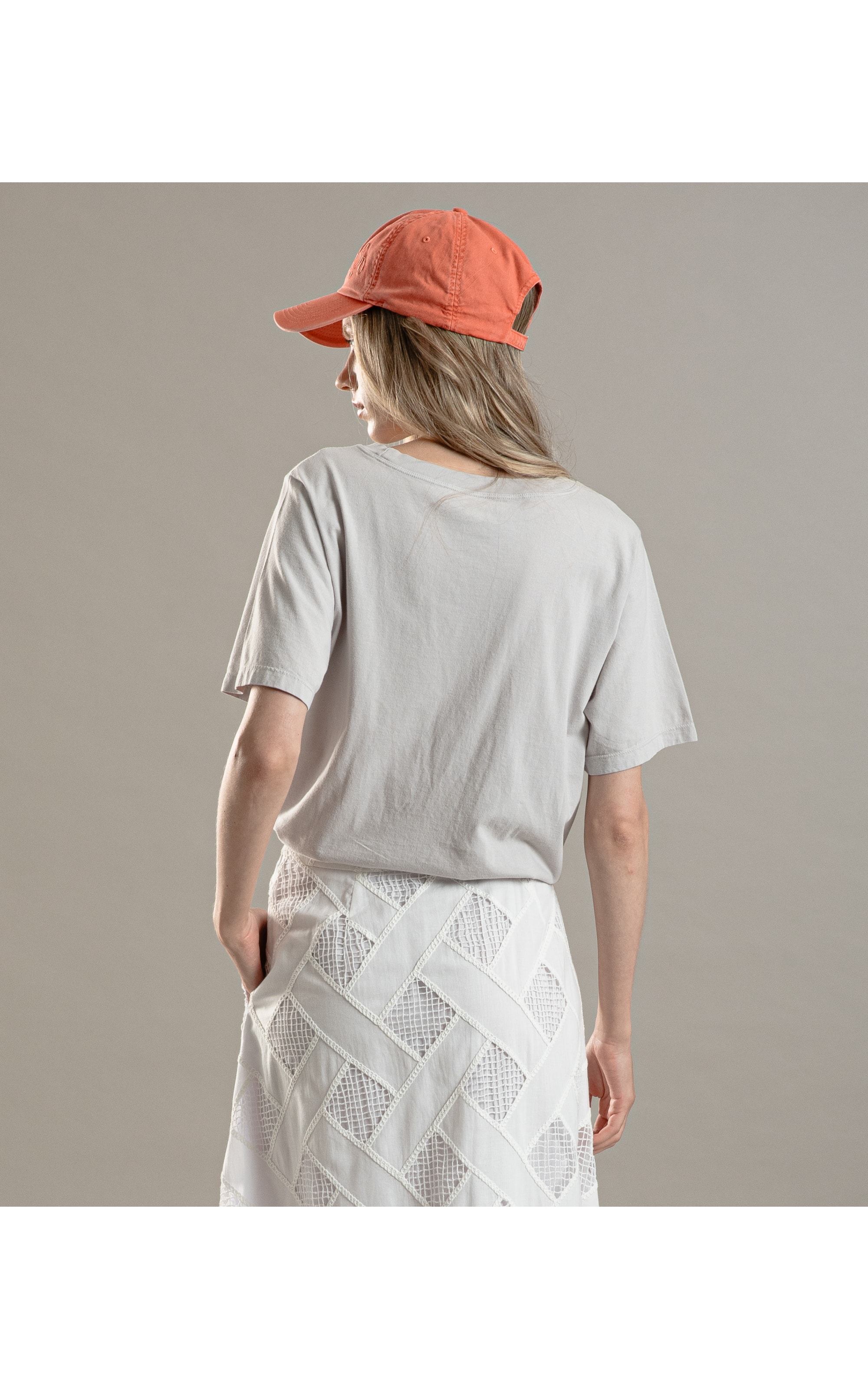 T-Shirt Estampa Arara Washed Prata