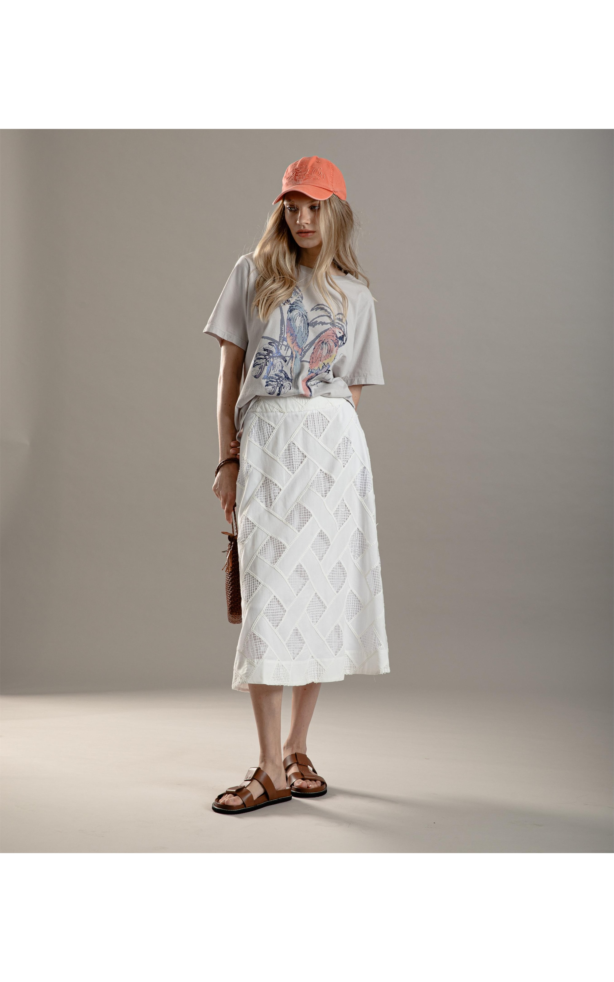 T-Shirt Estampa Arara Washed Prata