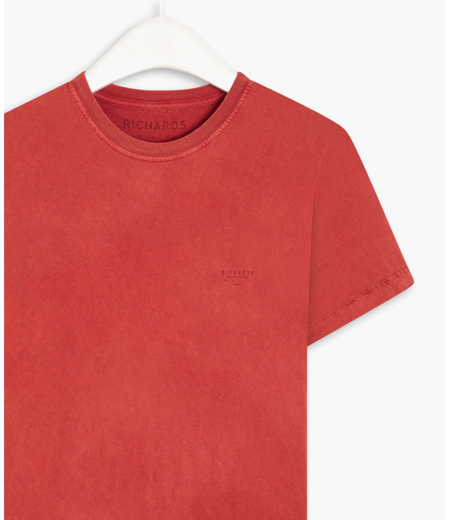 T-Shirt Laundry Collage Costas Vermelho