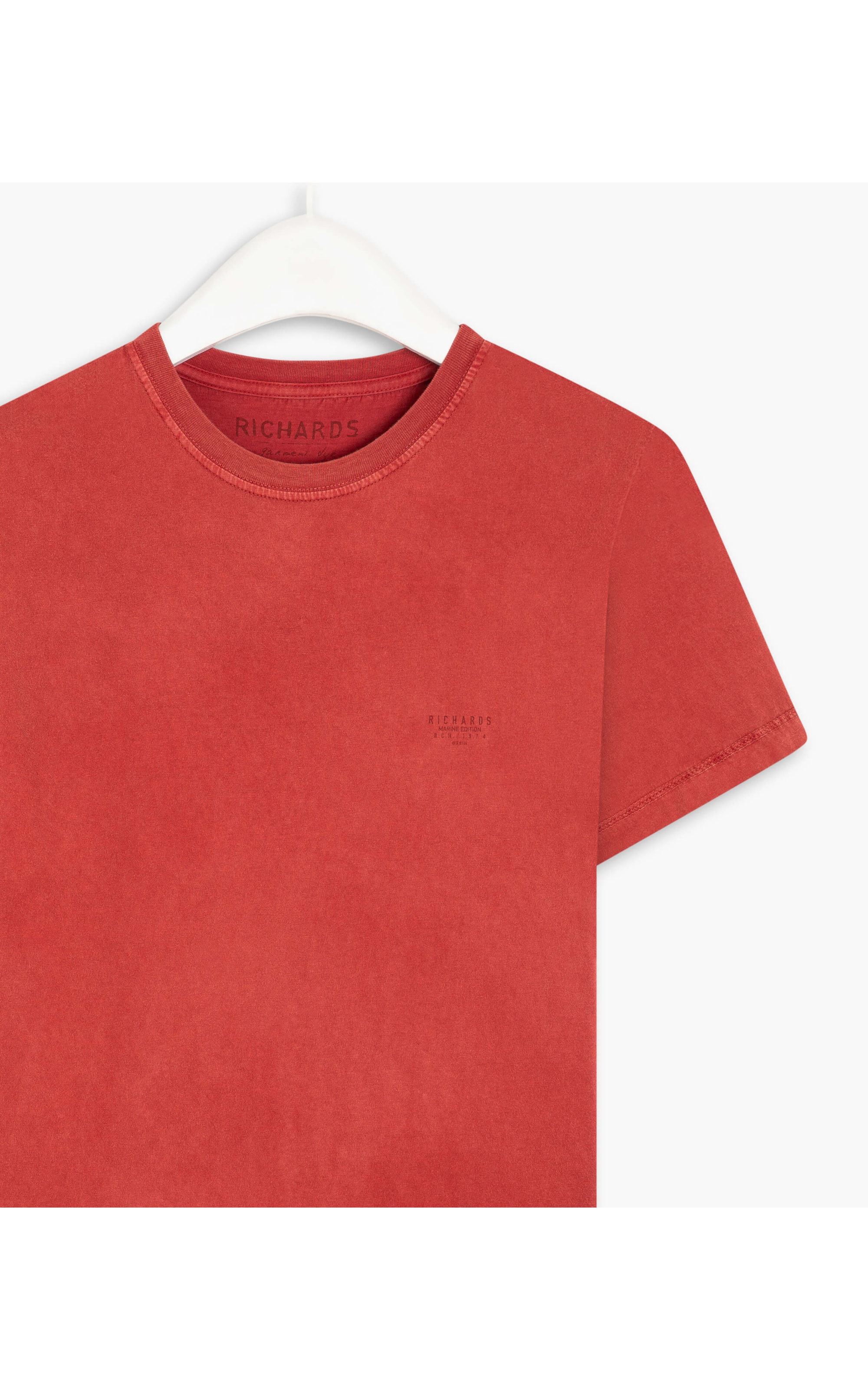 T-Shirt Laundry Collage Costas Vermelho