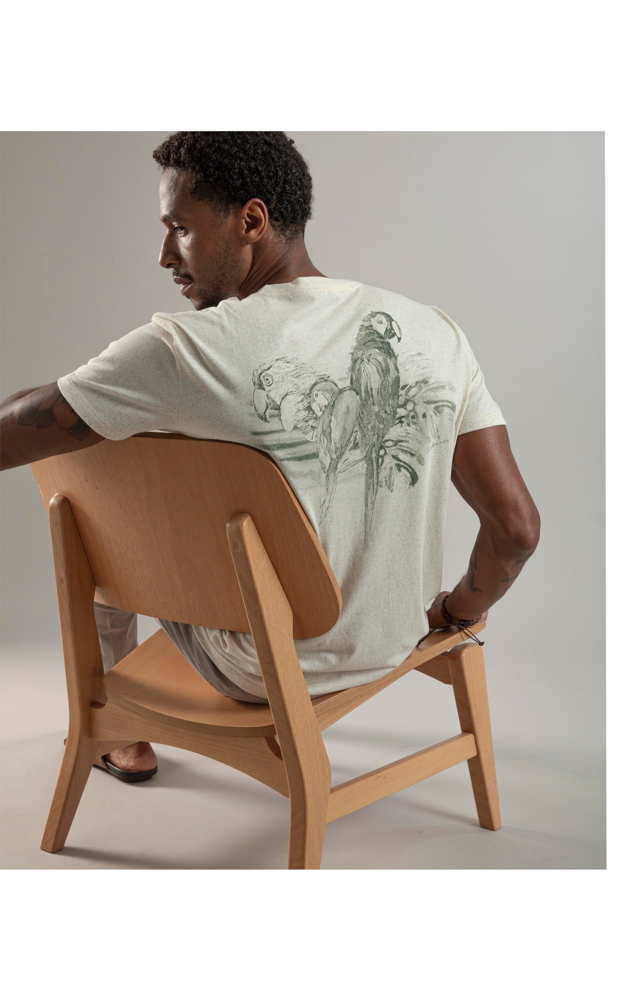 T-Shirt Linho  Araras Costas Natural