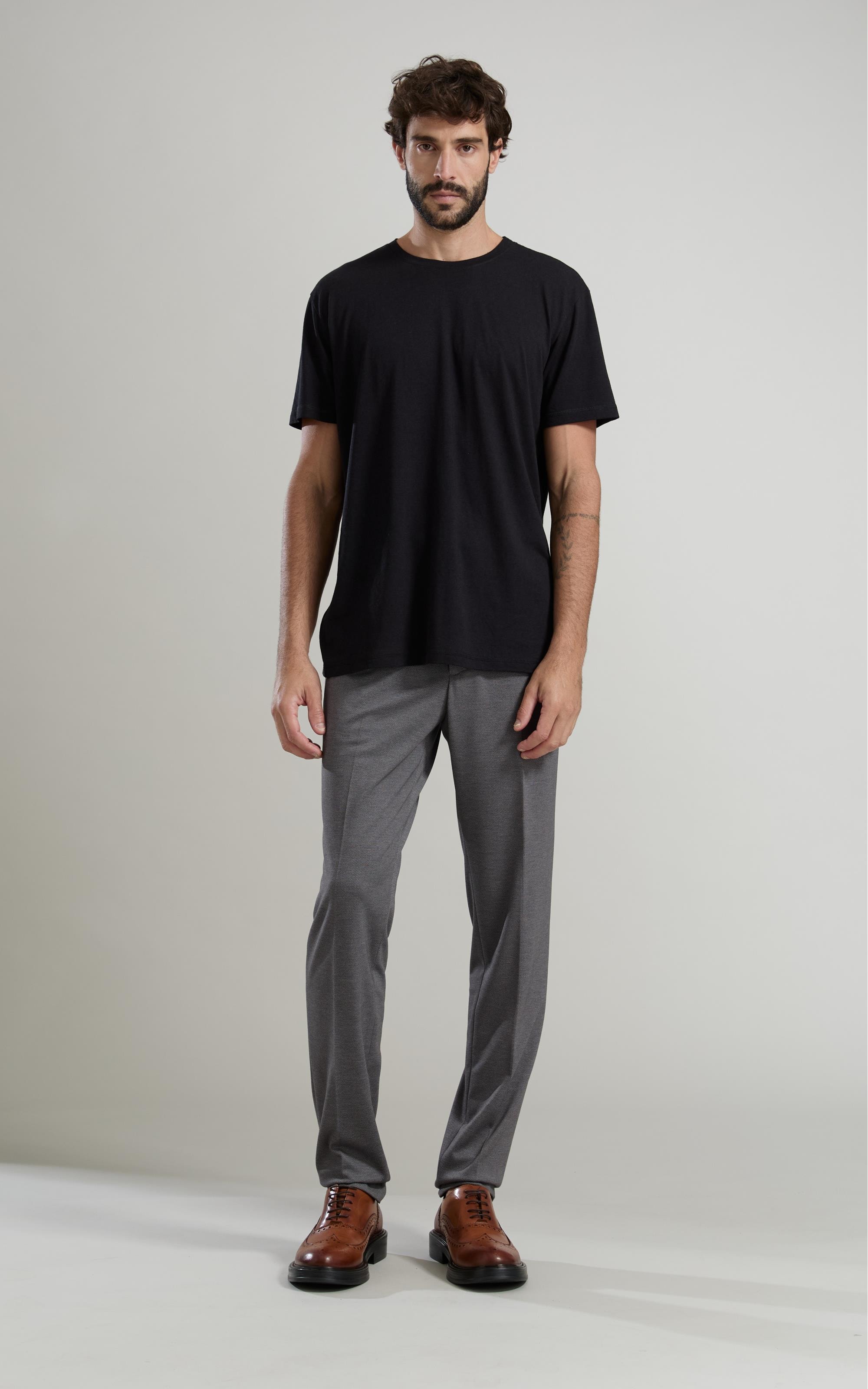 T-Shirt Linho New Basic Fit Preto