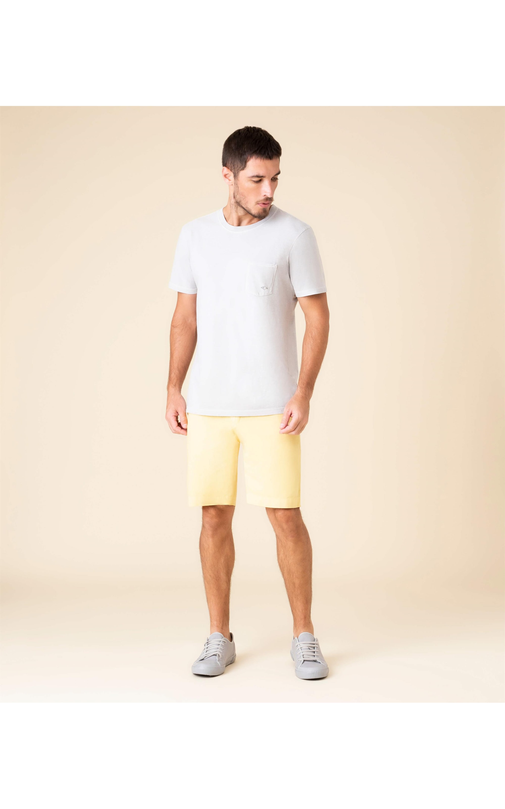 T- Shirt Lisa Com Bolso Cinza Claro