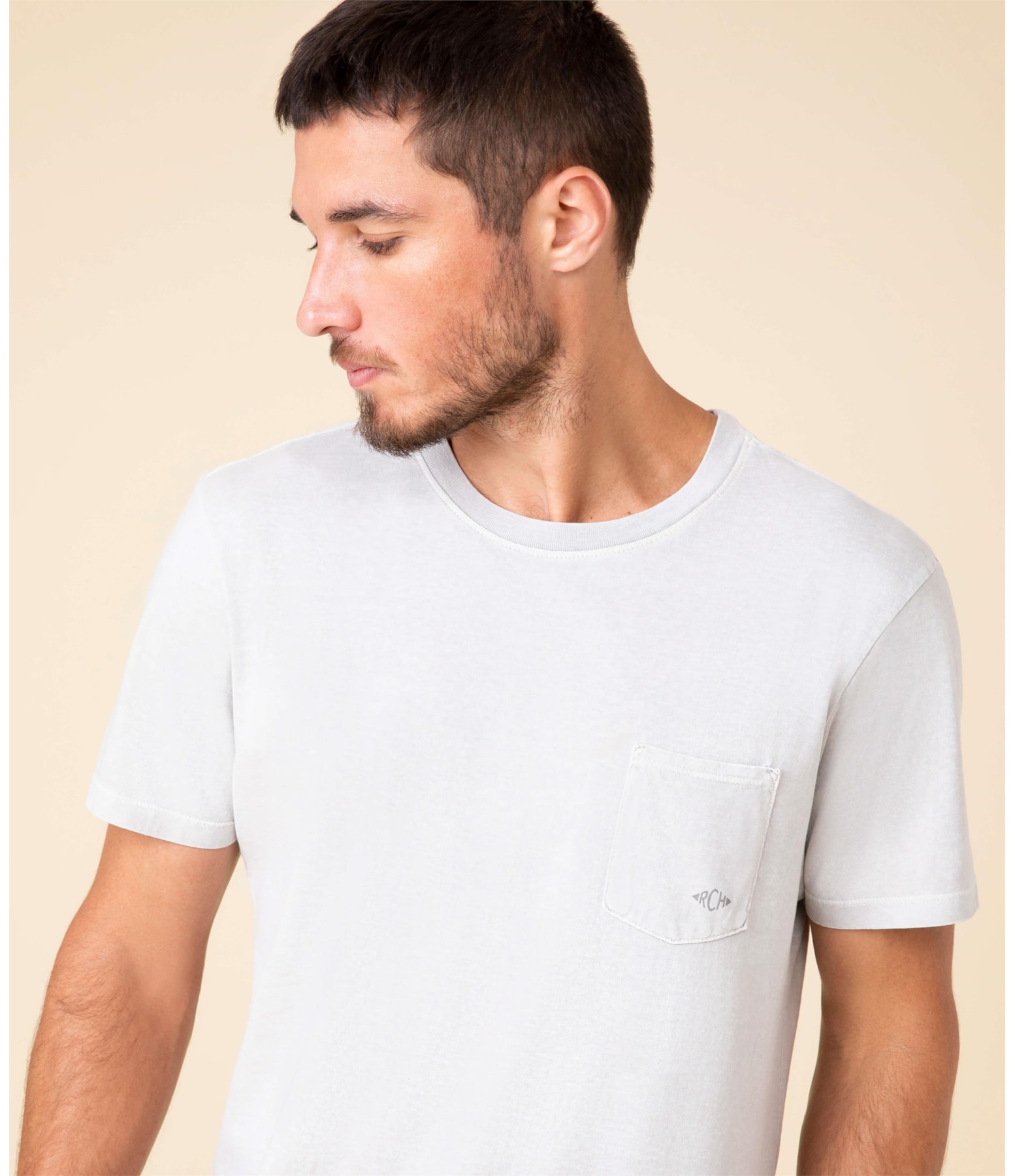 T- Shirt Lisa Com Bolso Cinza Claro