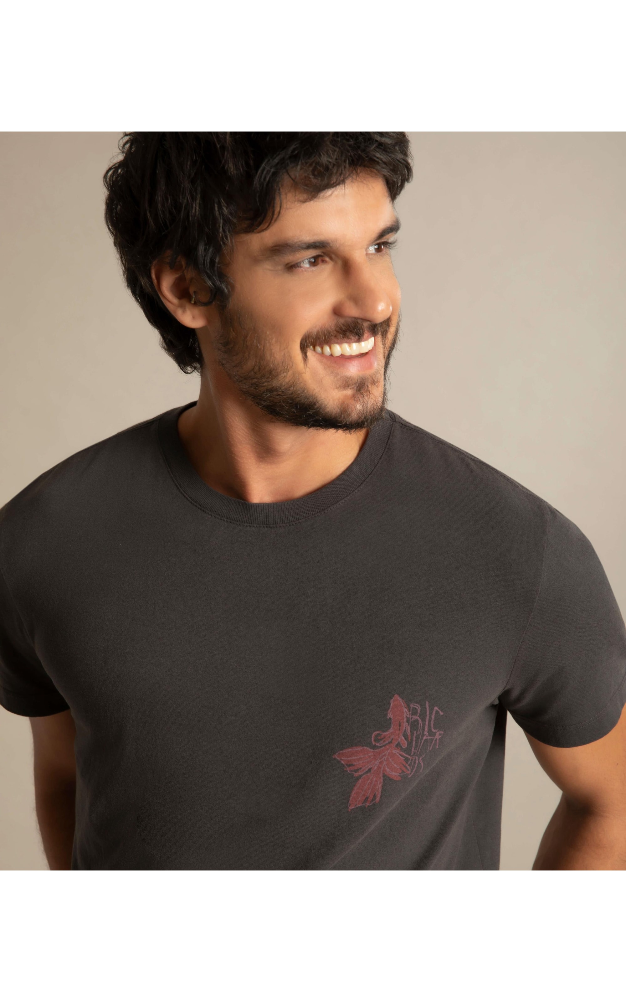 T-Shirt Mescla Betta Peito Mc Chumbo Mescla