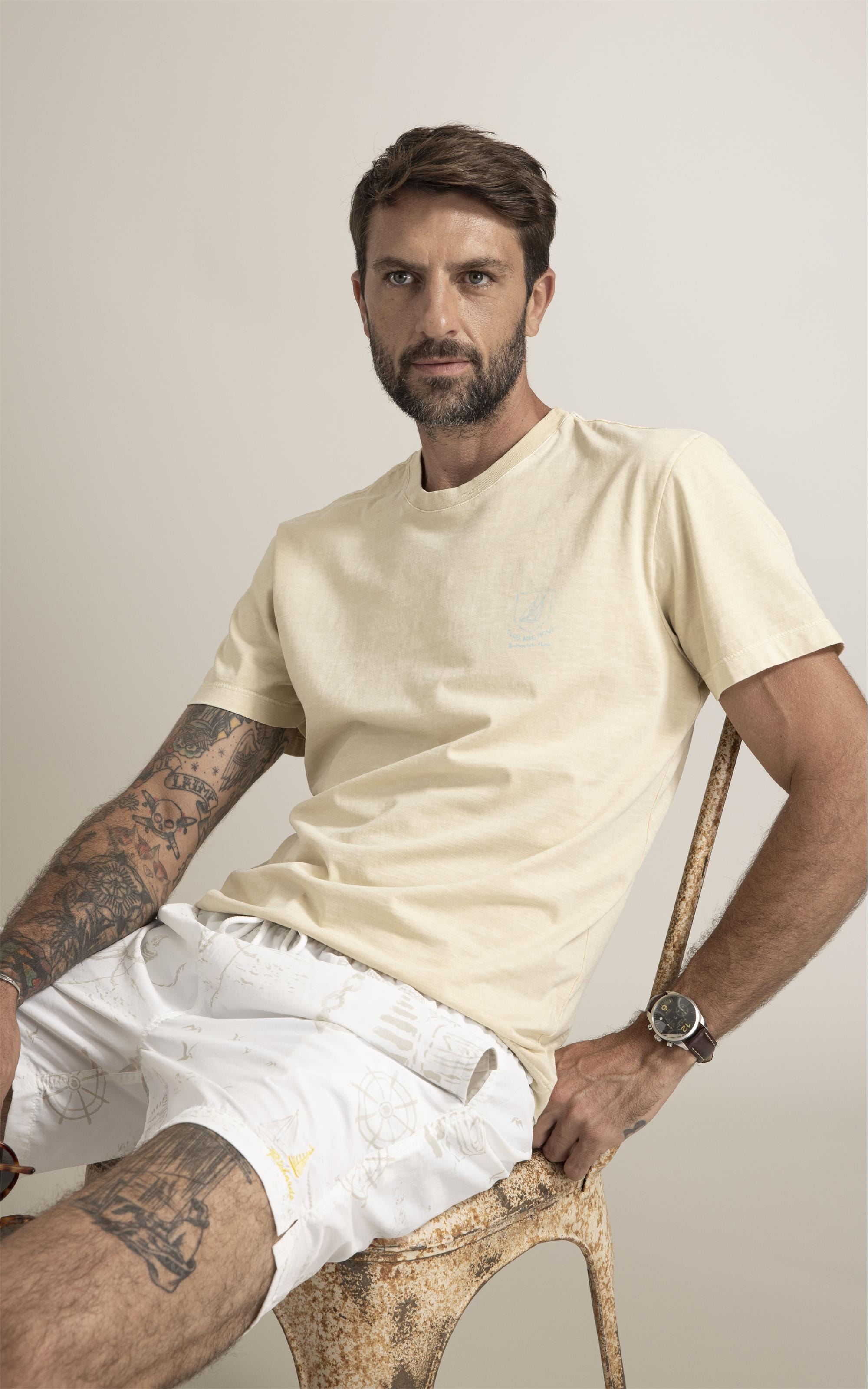 T-Shirt Mm Washed Brasao Nautique Peito Amarelo