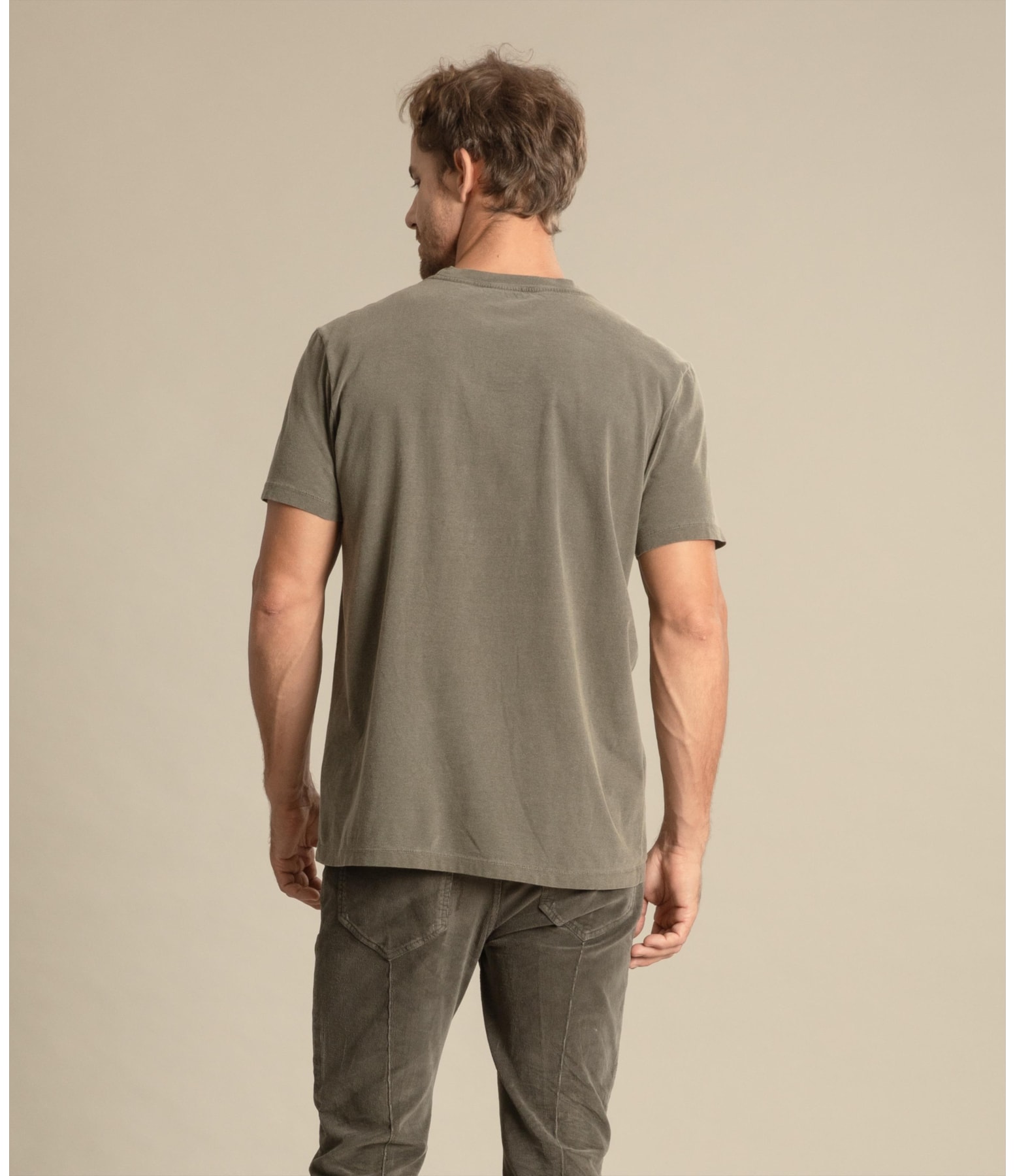 T-Shirt Mm Washed Com Bolso Tabaco