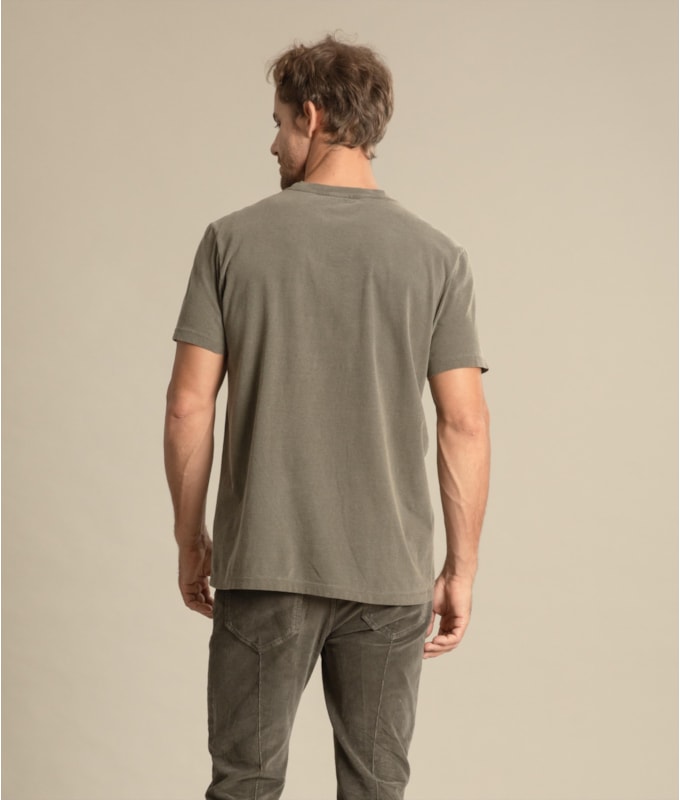 T-Shirt Mm Washed Com Bolso Tabaco