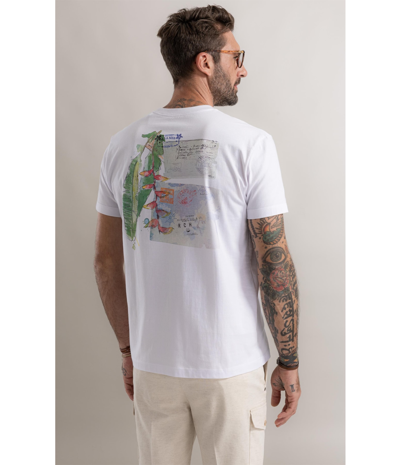 T-Shirt Postais Colagem Branco