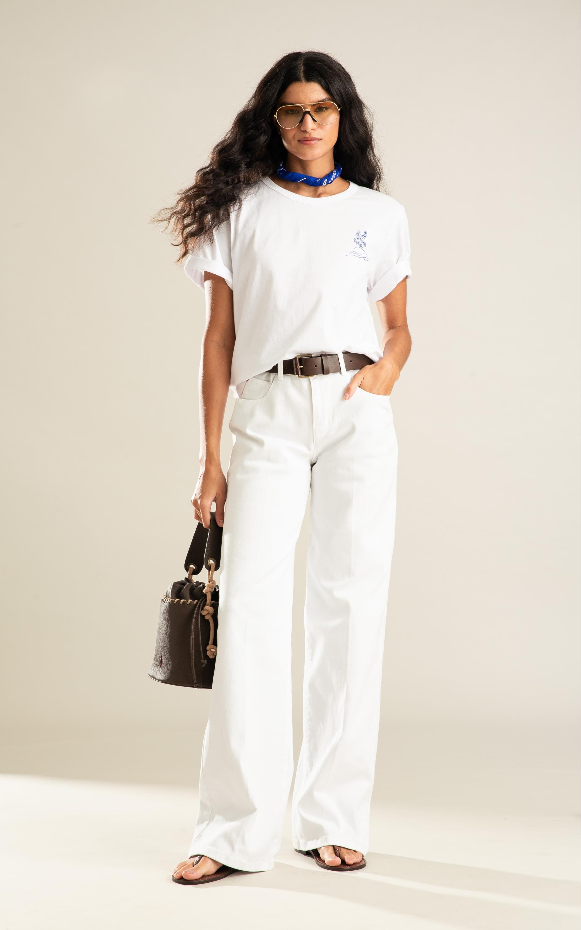 T-Shirt Samia Estampa Beach Branco