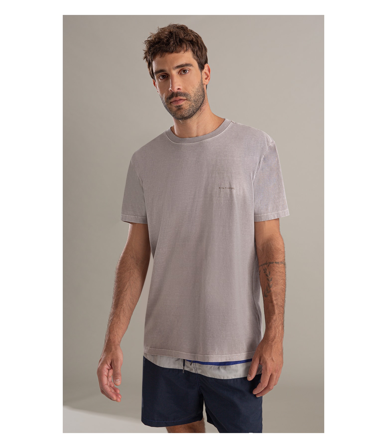T-Shirt Washed Aquarela Cinza Claro